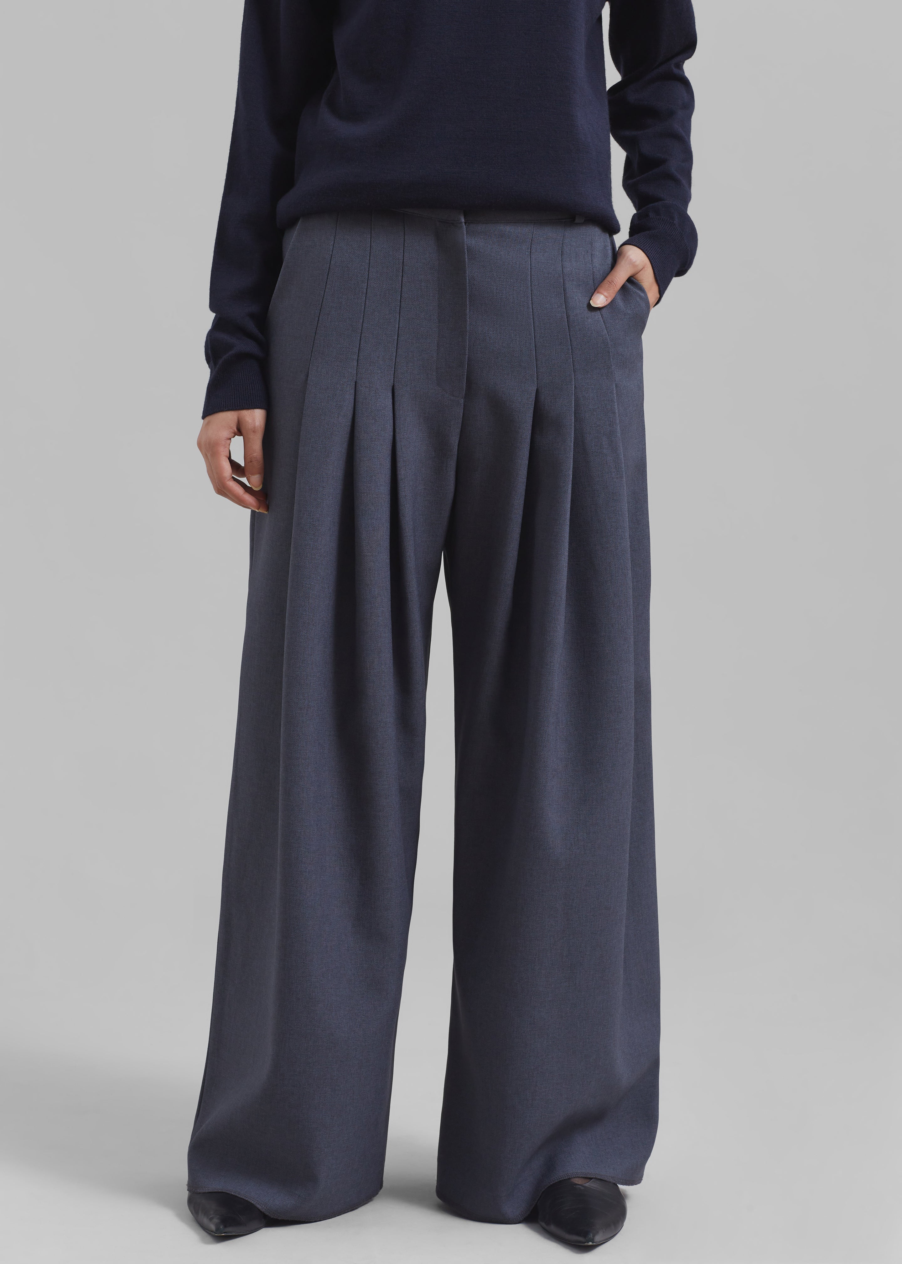 Regina Pleated Trousers - Grey - 2