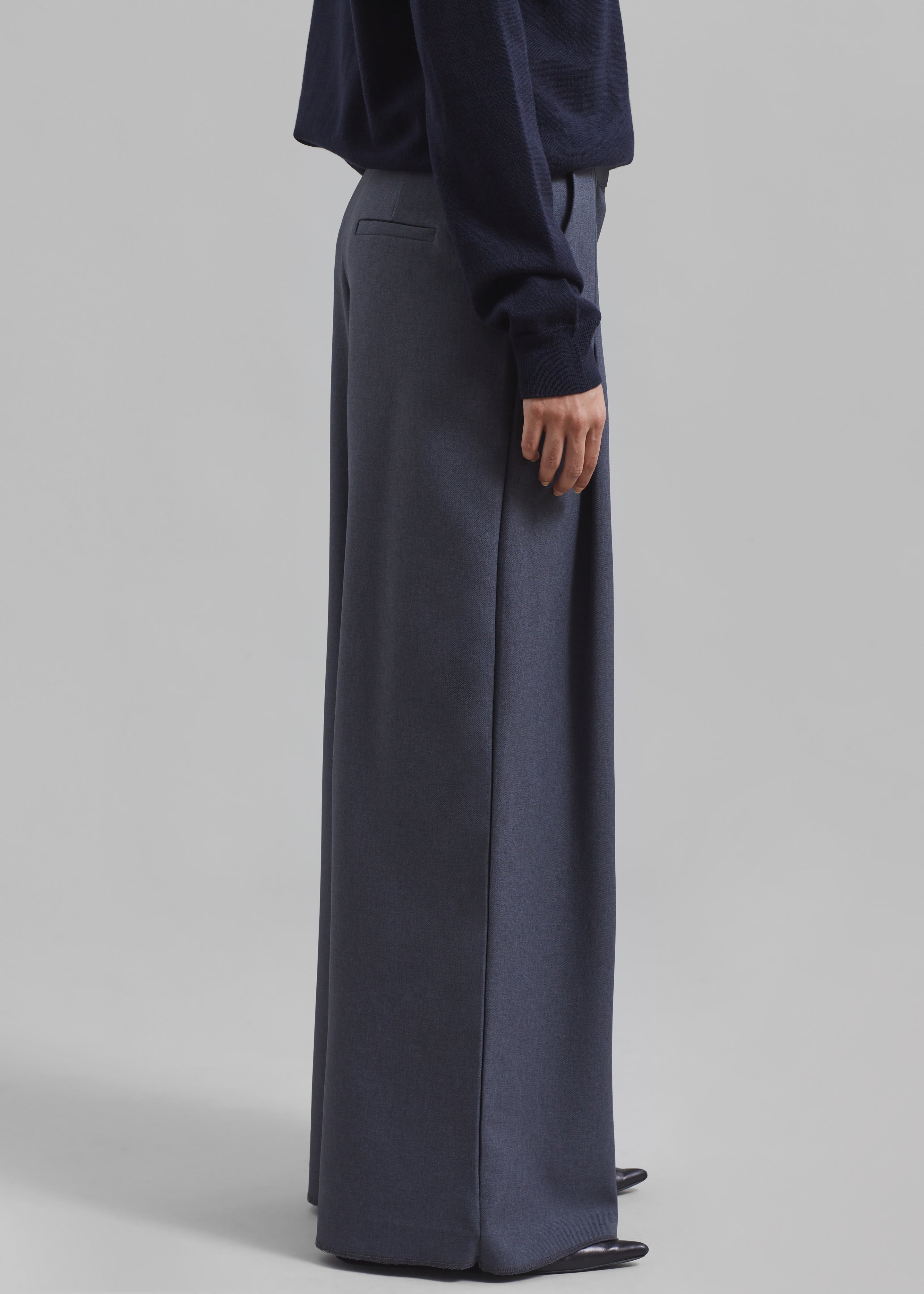 Regina Pleated Trousers - Grey - 6