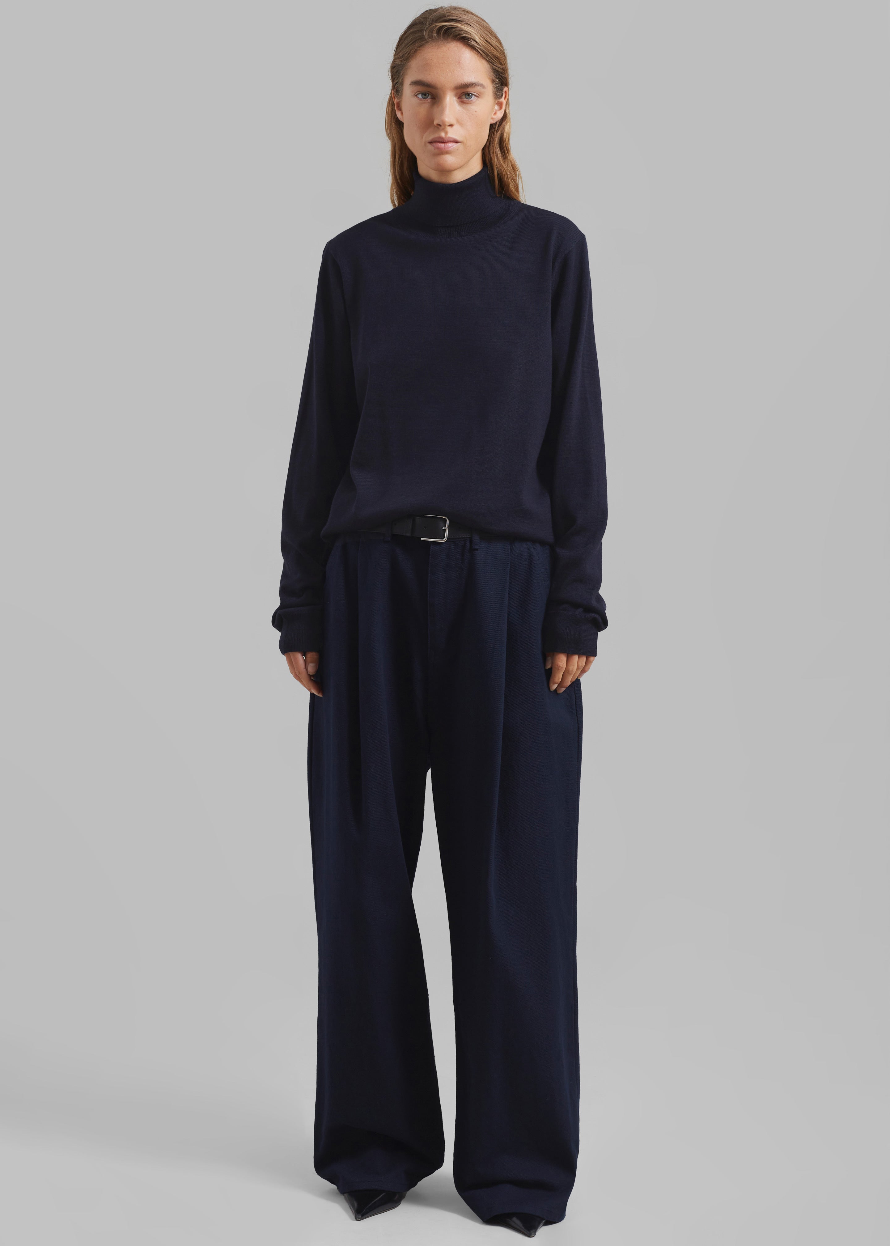 Róhe Classic Merino Wool Turtleneck - Night - 9