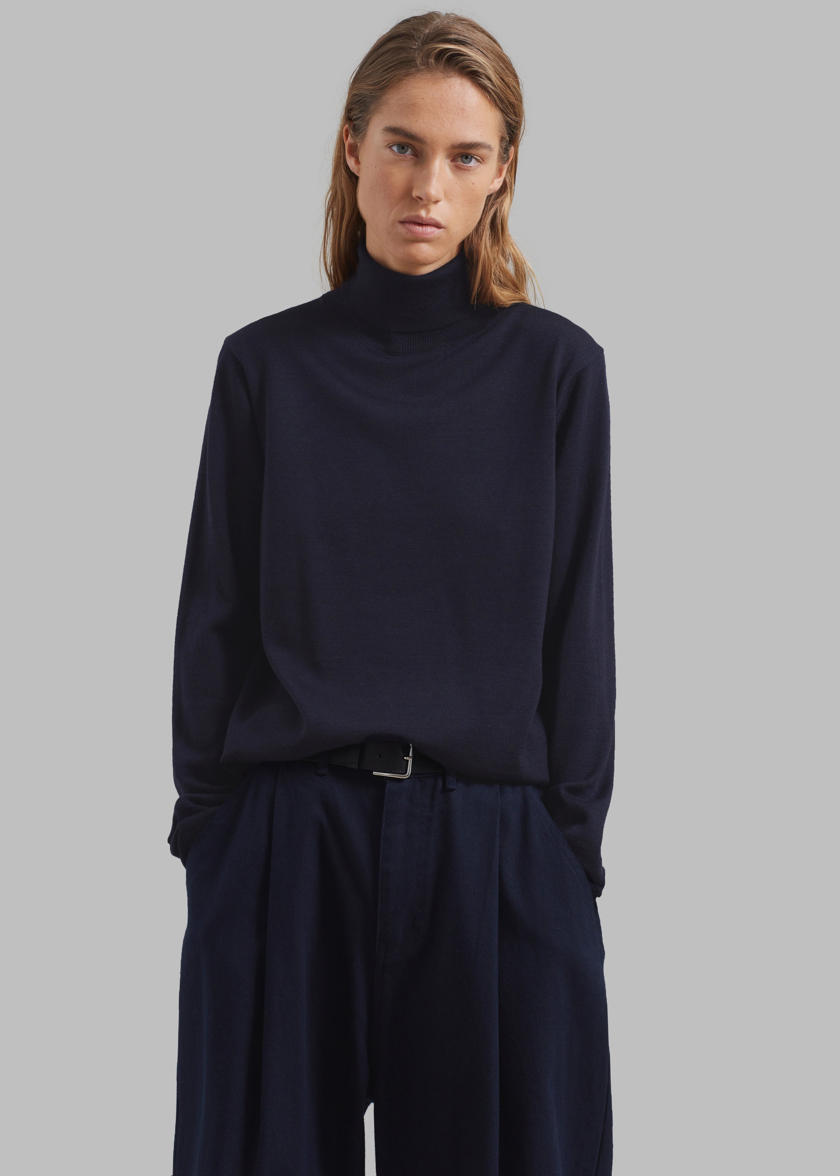 Róhe Classic Merino Wool Turtleneck - Night - 2