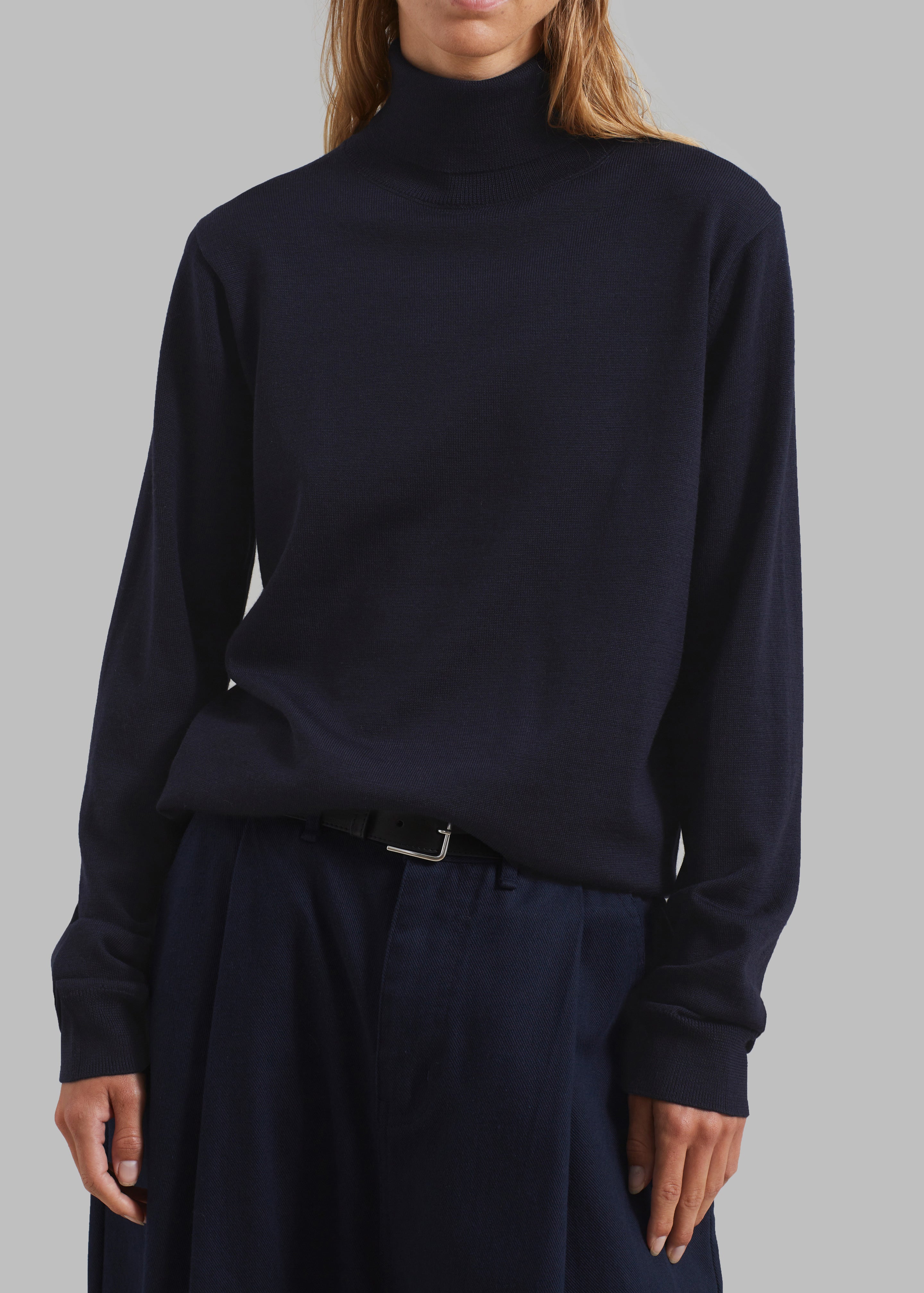 Róhe Classic Merino Wool Turtleneck - Night - 3
