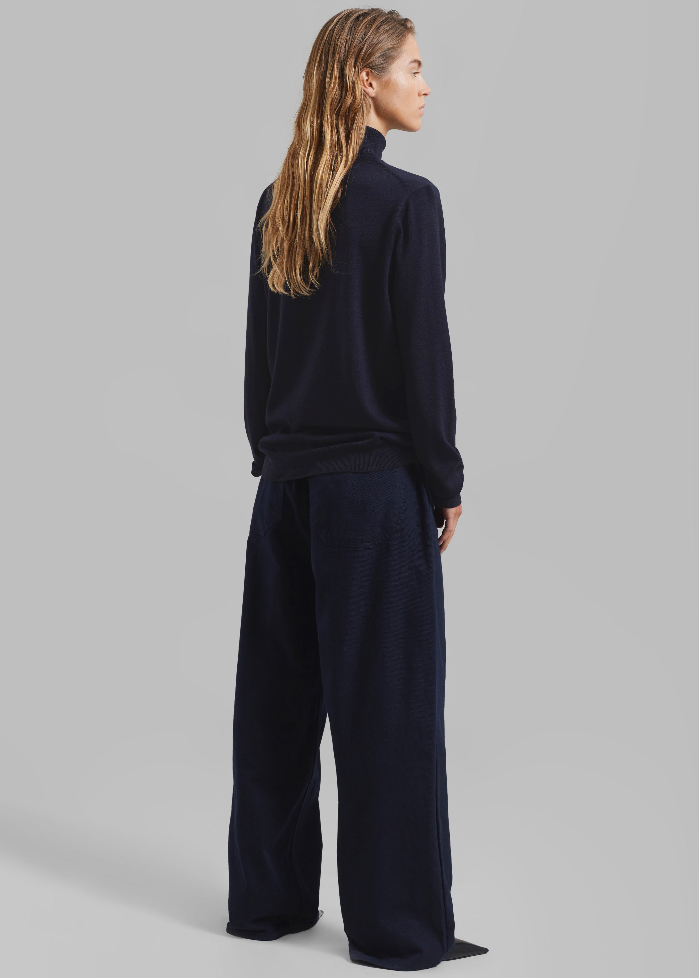 Róhe Classic Merino Wool Turtleneck - Night - 13