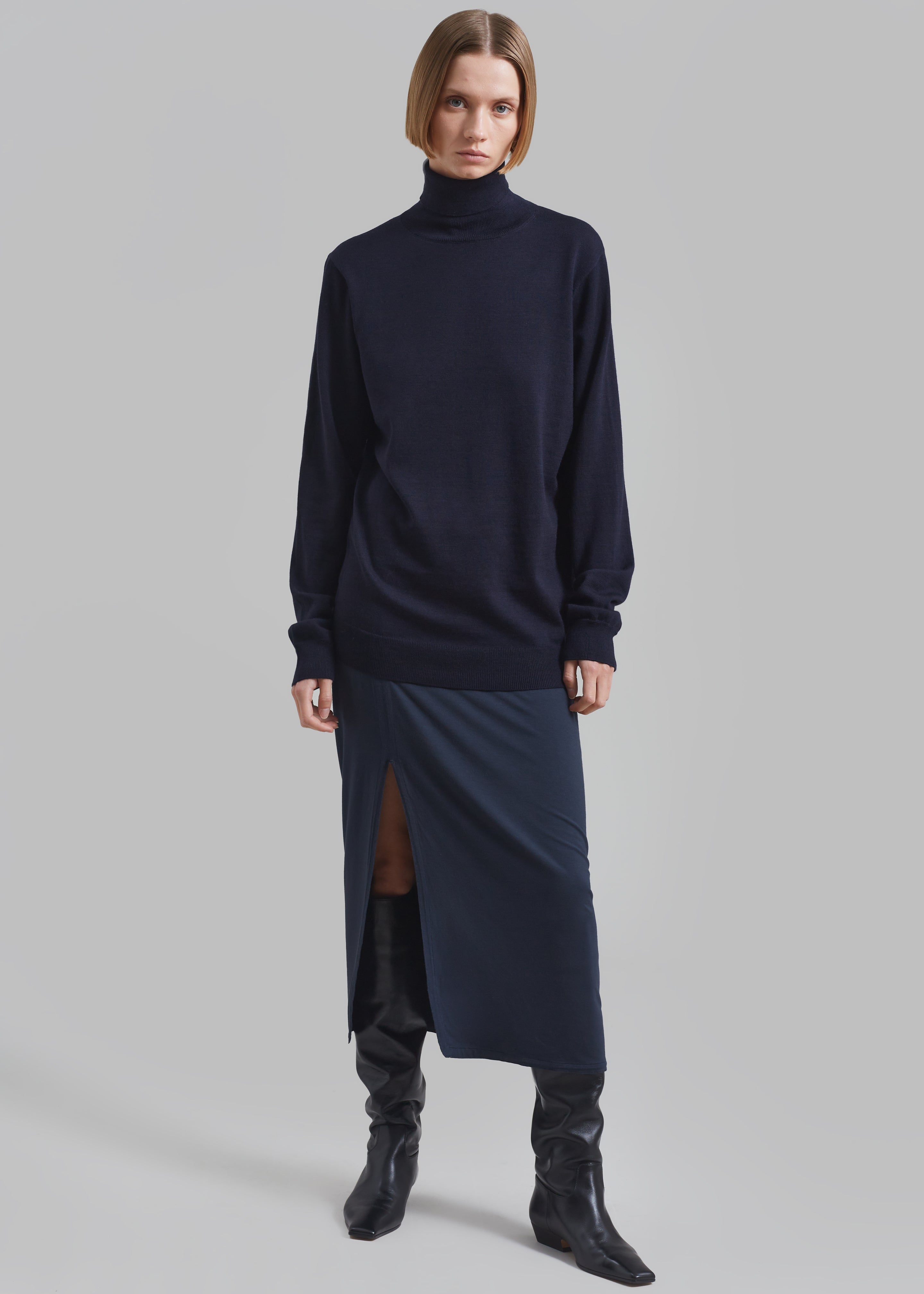 Róhe Classic Merino Wool Turtleneck - Night - 6