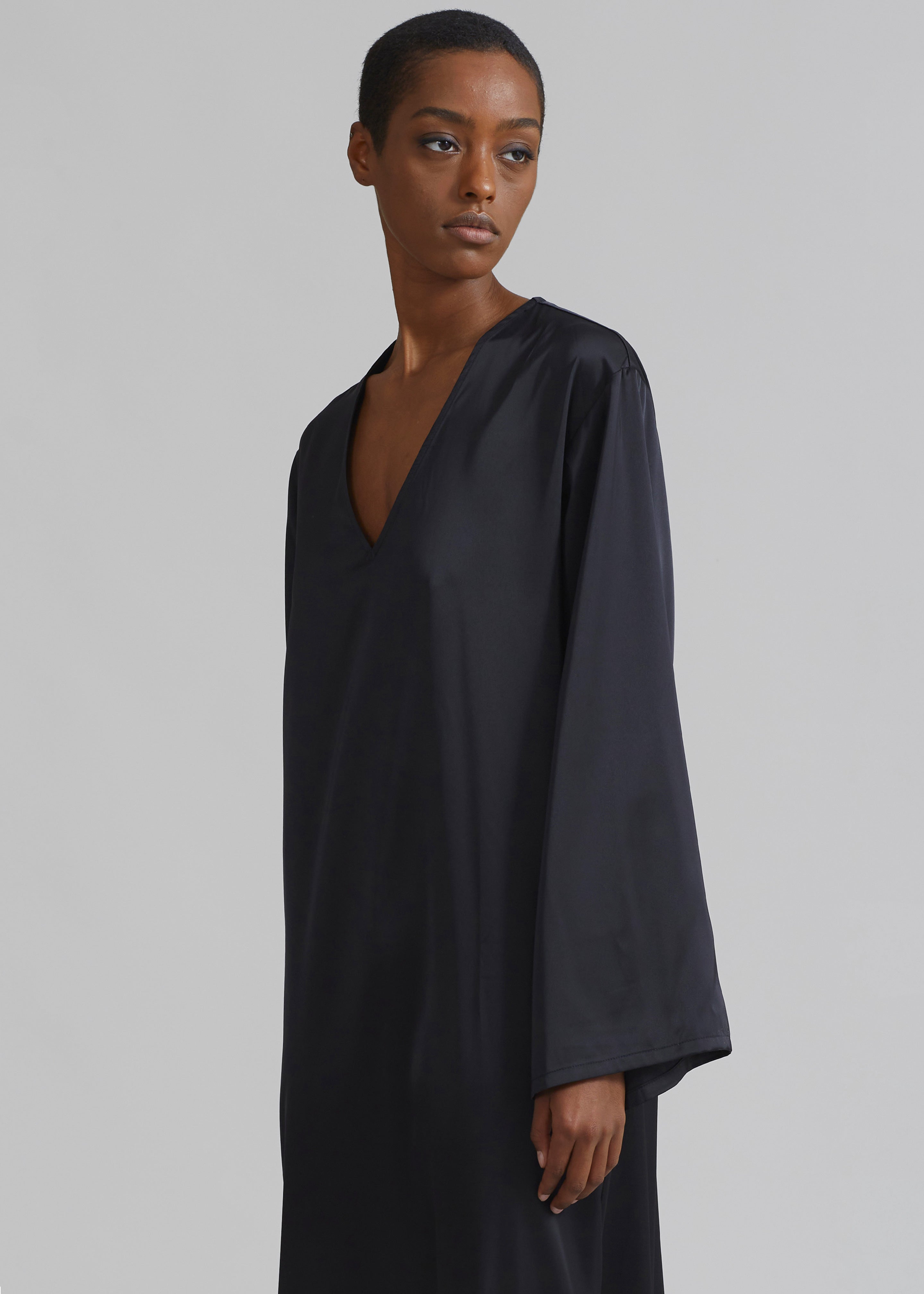 Solaqua V-Neck Dress - Noir - 2