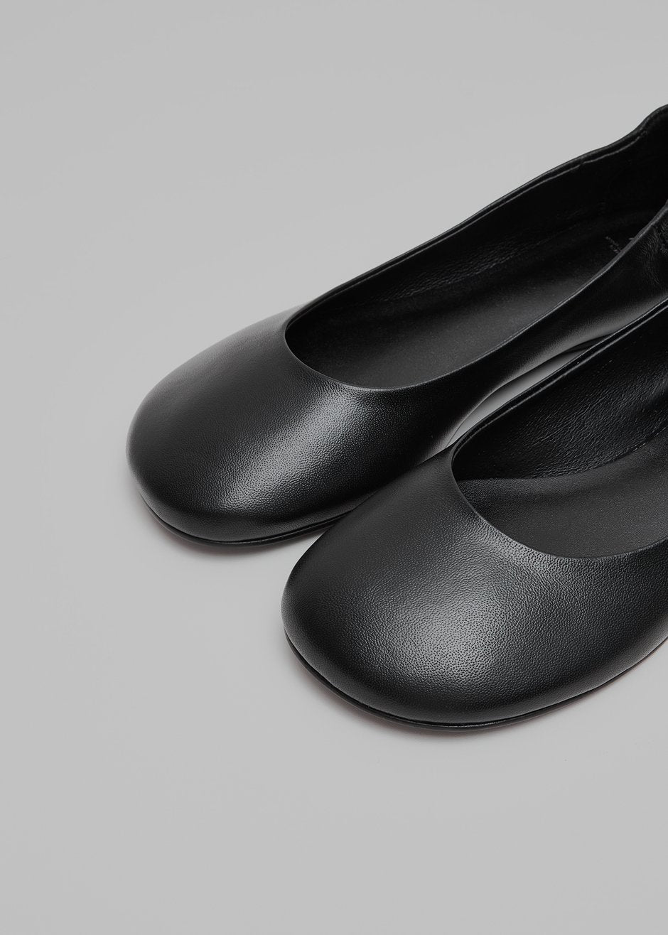 Amomento Rounded Toe Flat - Black - 2