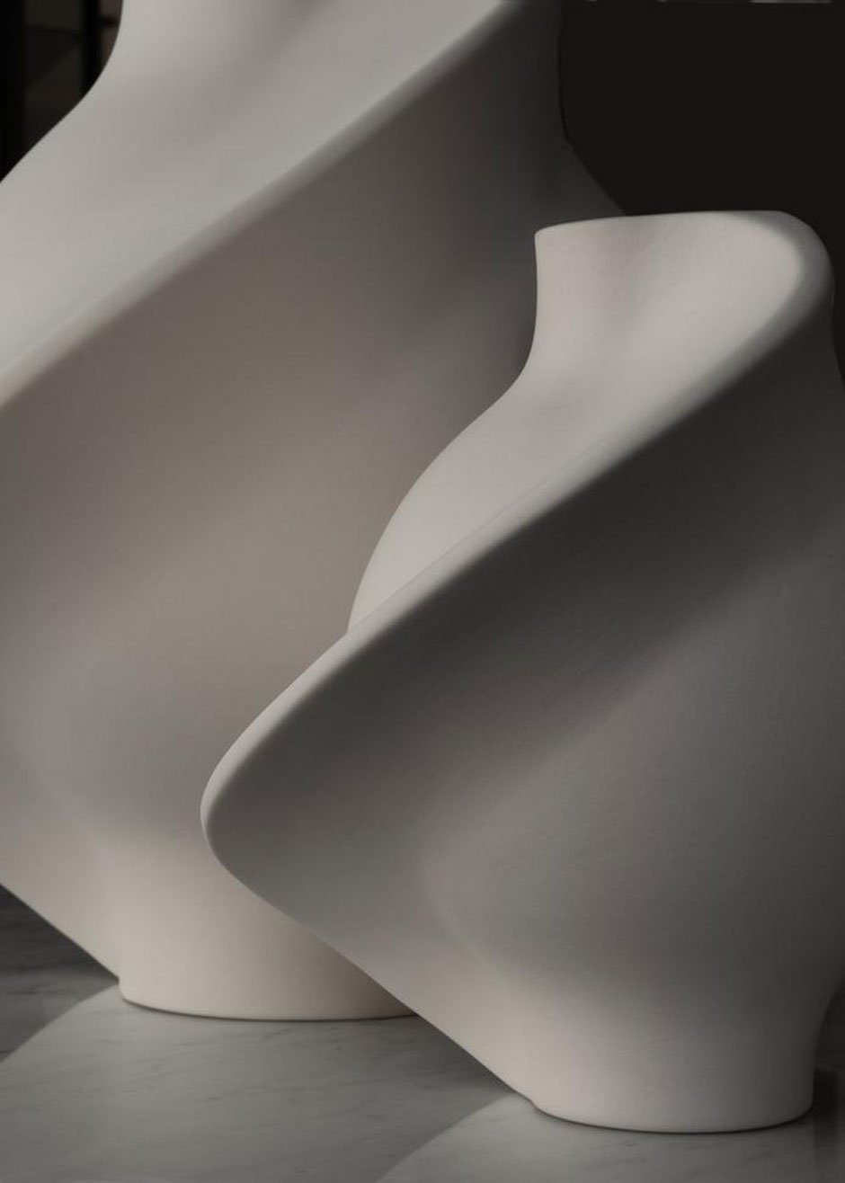 Louise Roe Pirout Vase 02 - Raw White - 3