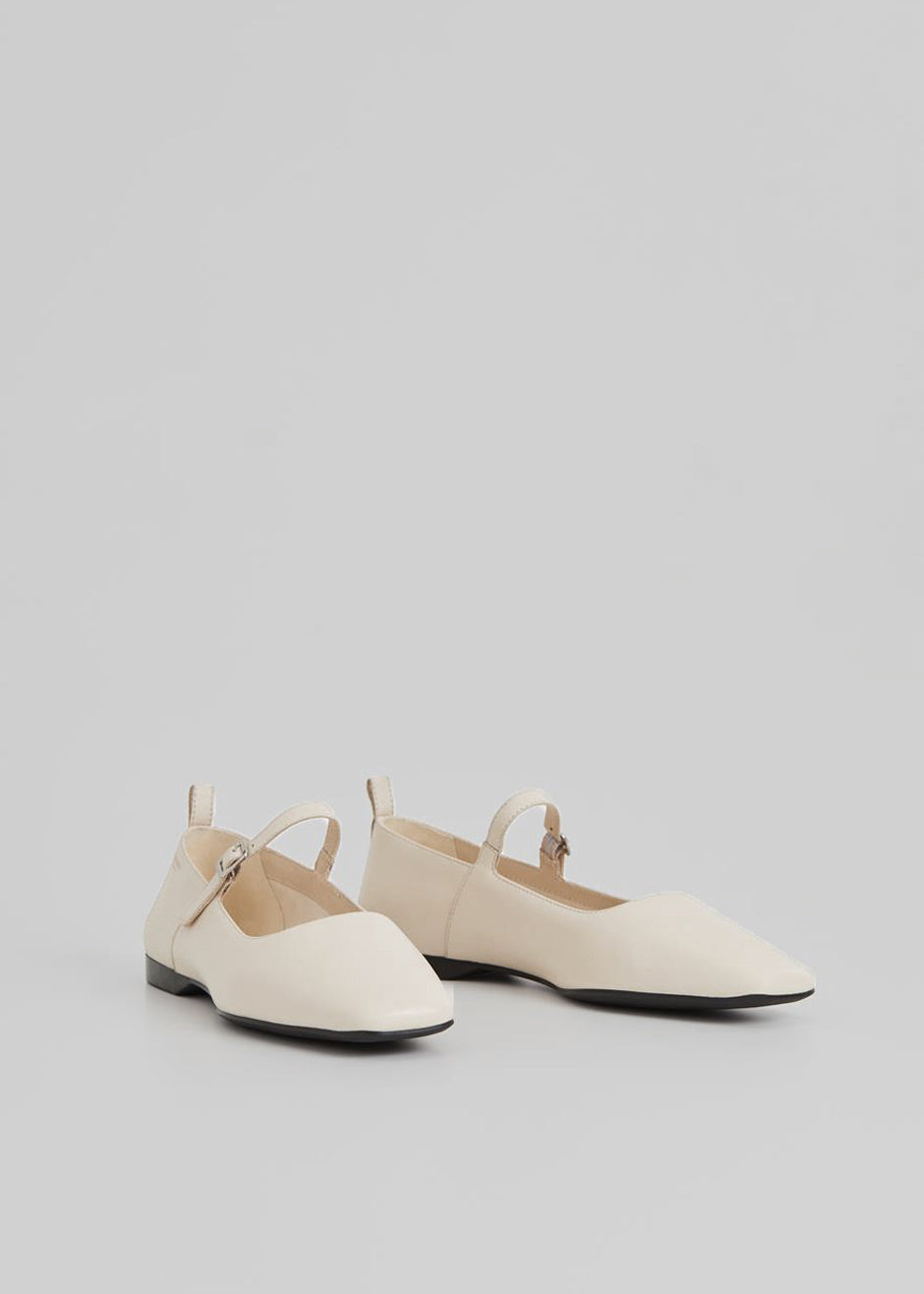 Vagabond Delia Strap Flats - Off White - 5
