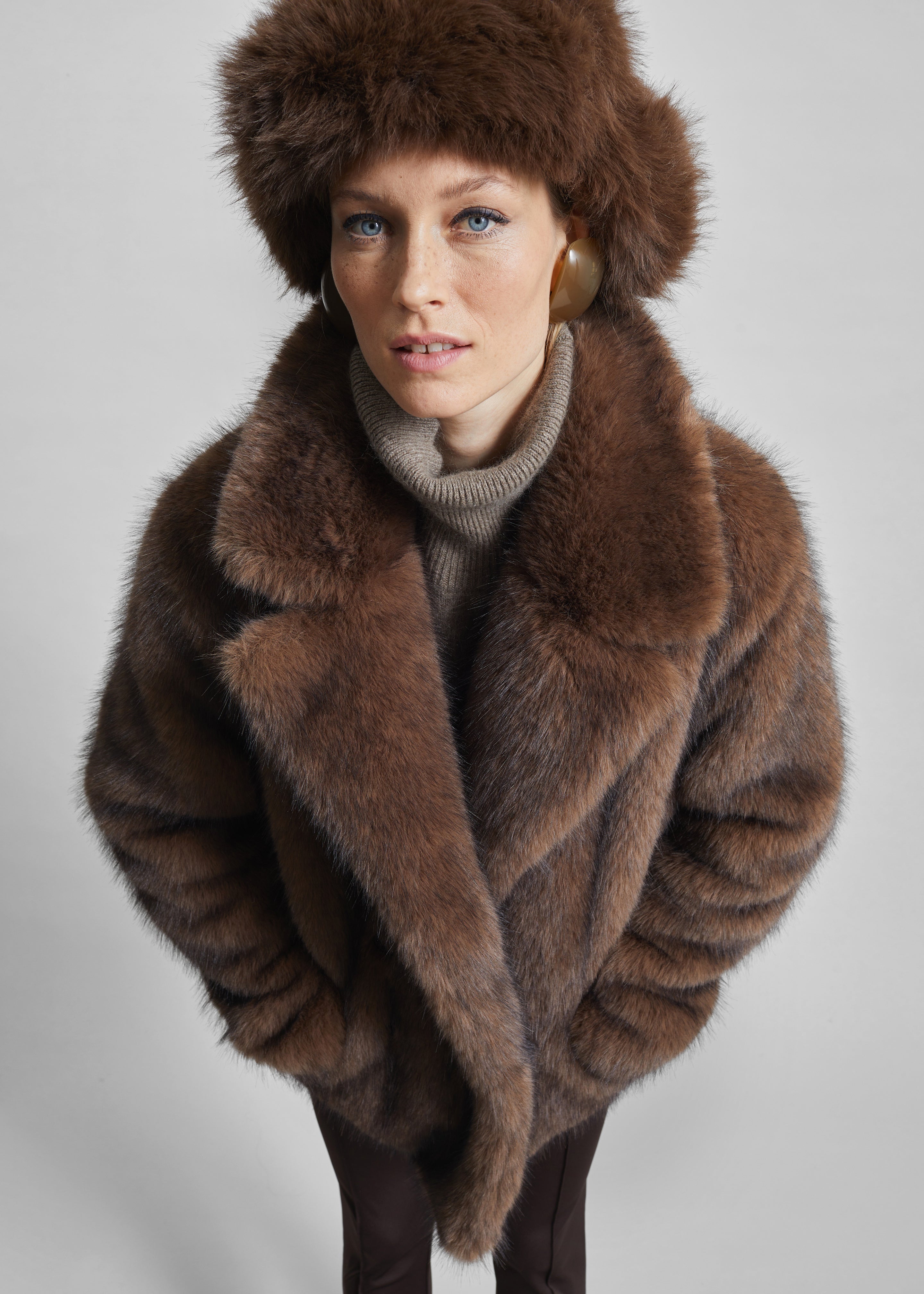 Joni Faux Fur Coat - Dark Camel – The Frankie Shop Europe