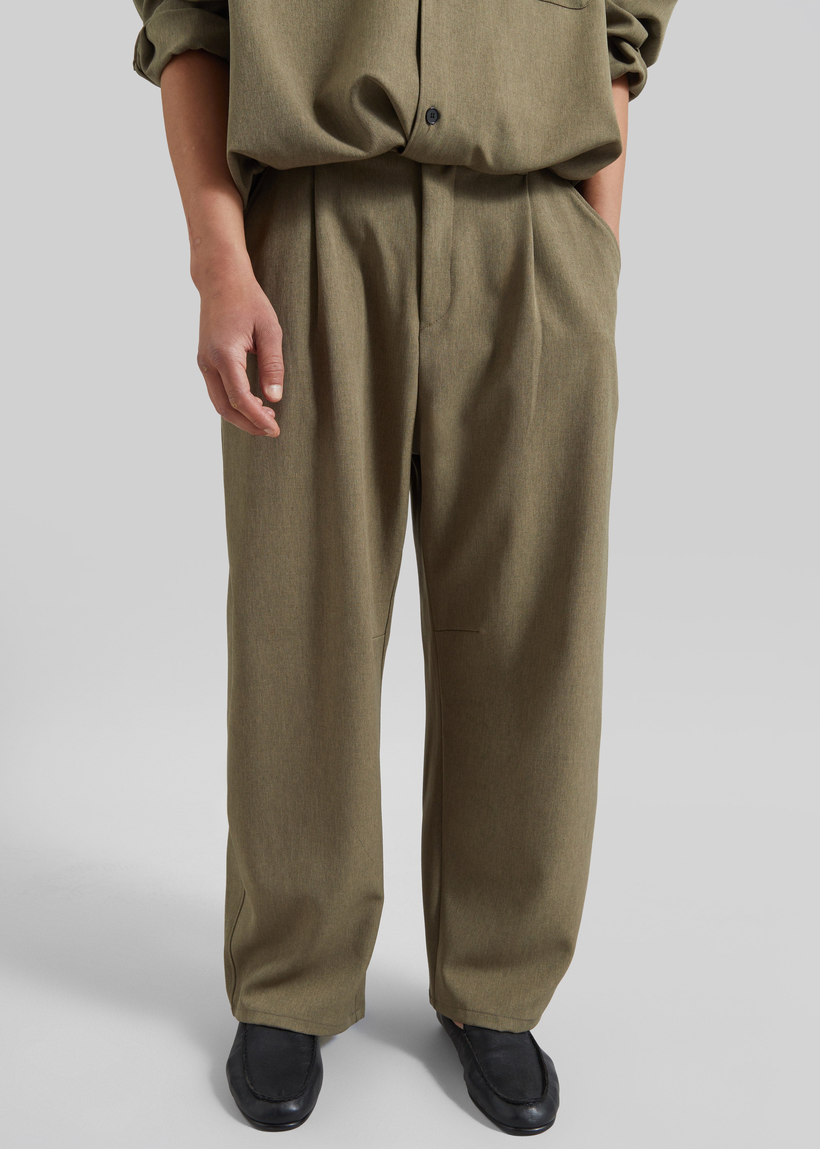 Alessio Straight Trousers - Olive – The Frankie Shop Europe