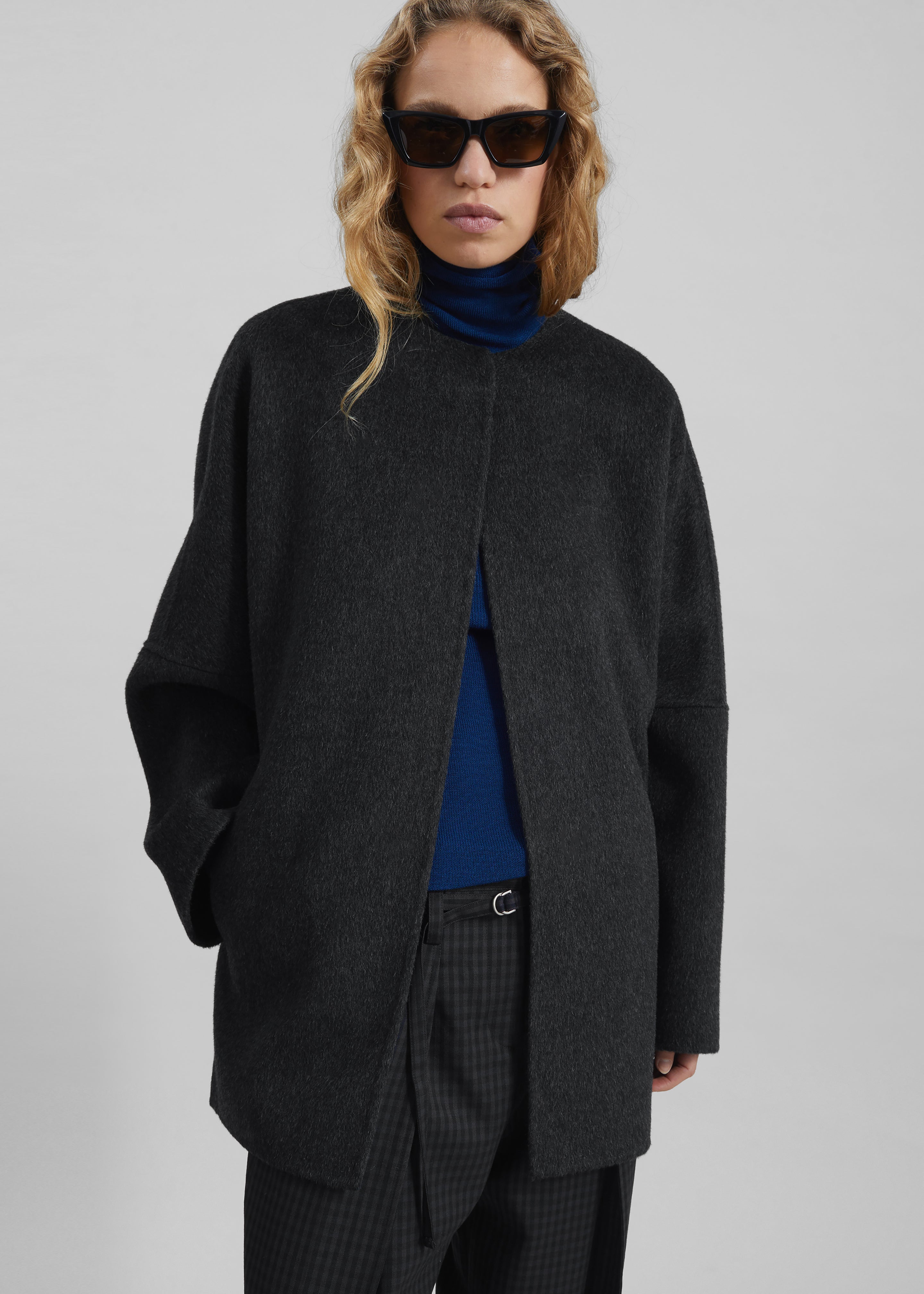 Altdorf Wool Coat - Charcoal - 3