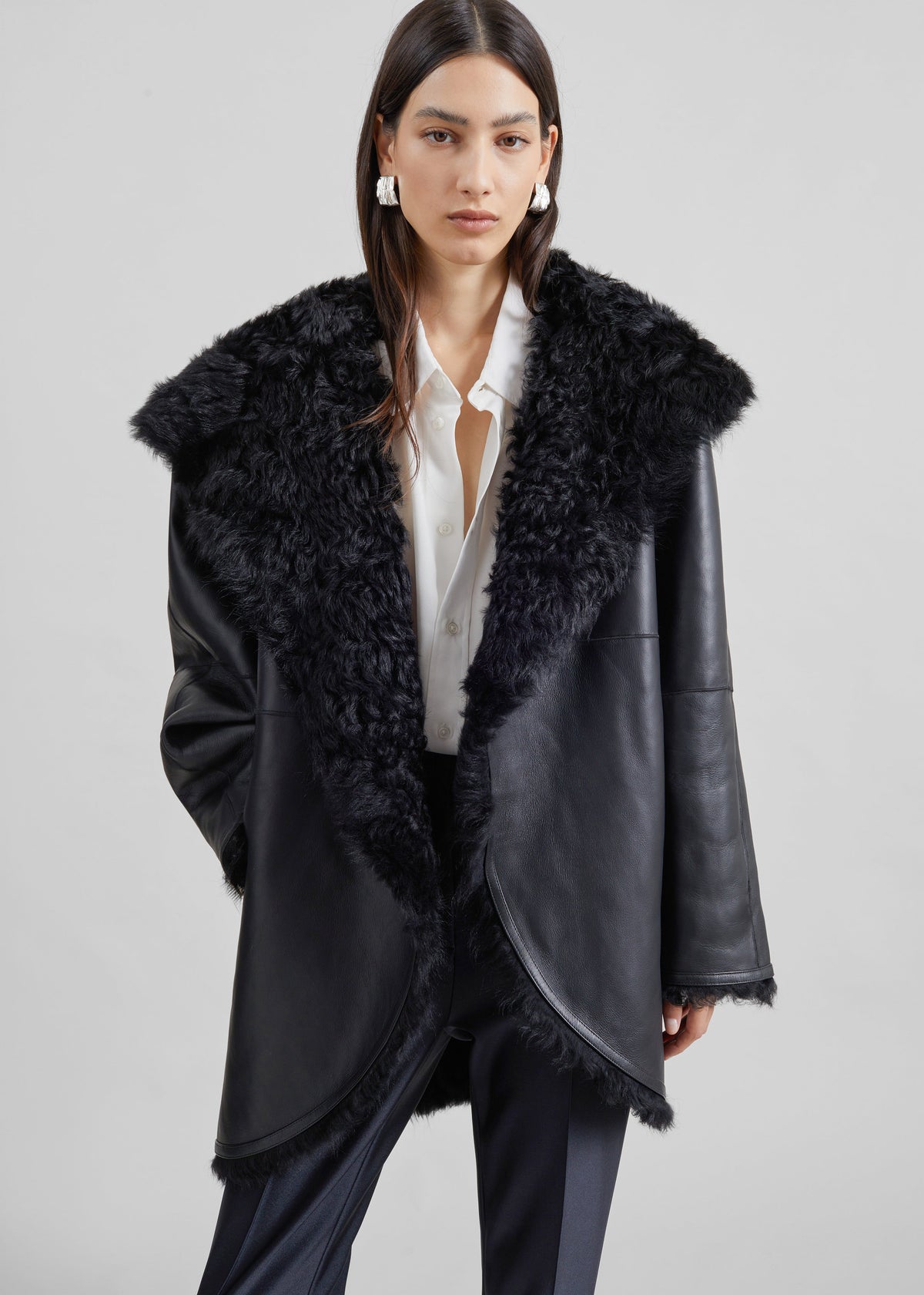 Cappotto corto Ambra in shearling con cappuccio - Nero