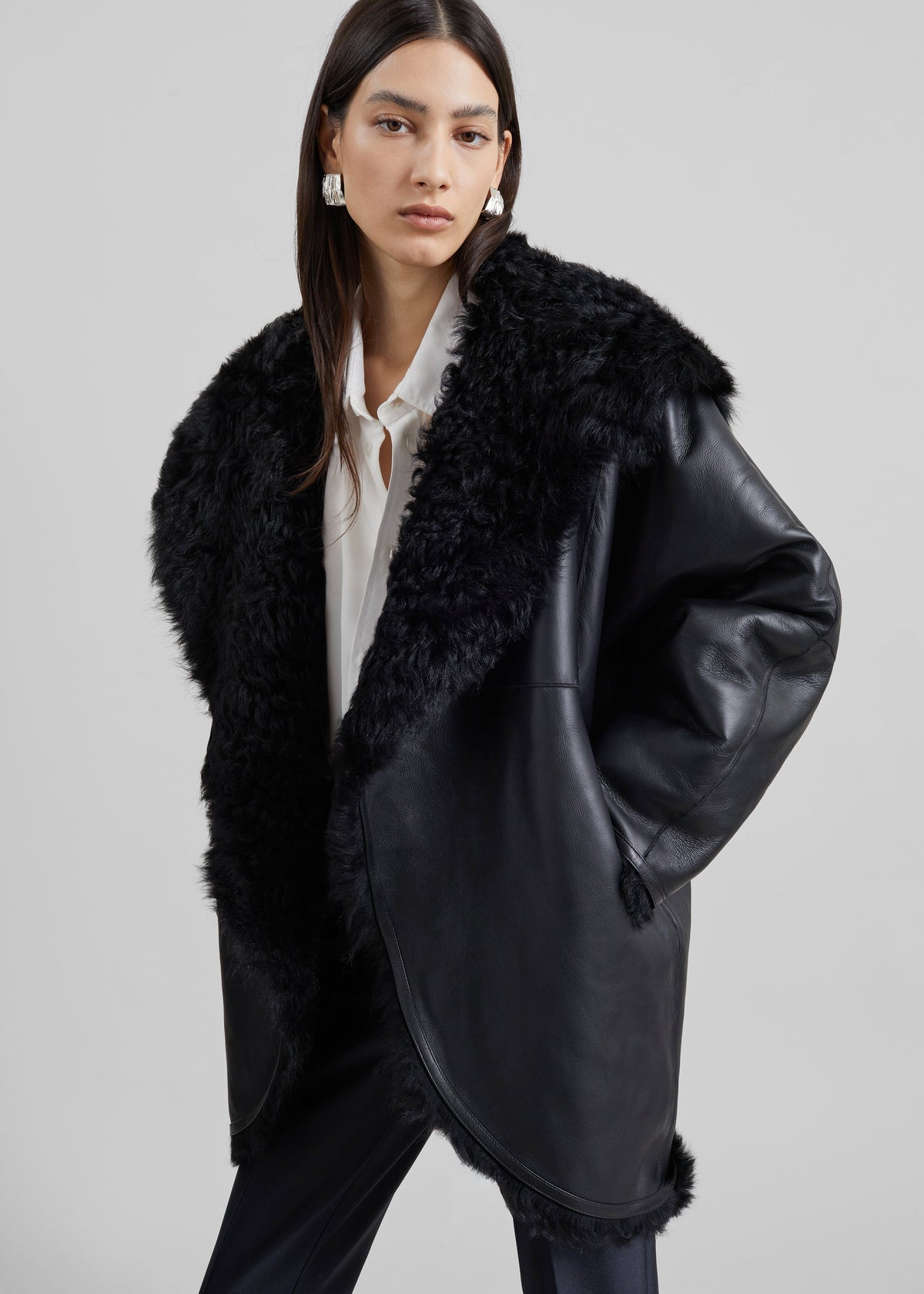 Cappotto corto Ambra in shearling con cappuccio - Nero