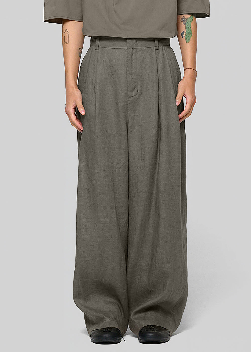 Amomento Linen Two Tuck Wide Pants - Khaki - 1