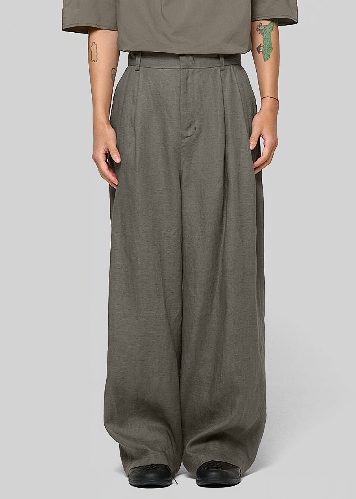 Amomento Linen Two Tuck Wide Pants - Khaki - 2