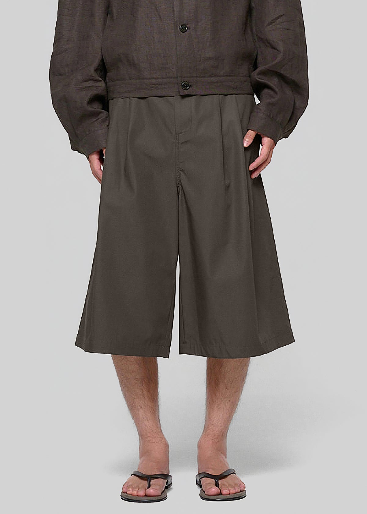 Amomento Two Tuck Wide Shorts - Brown - 1