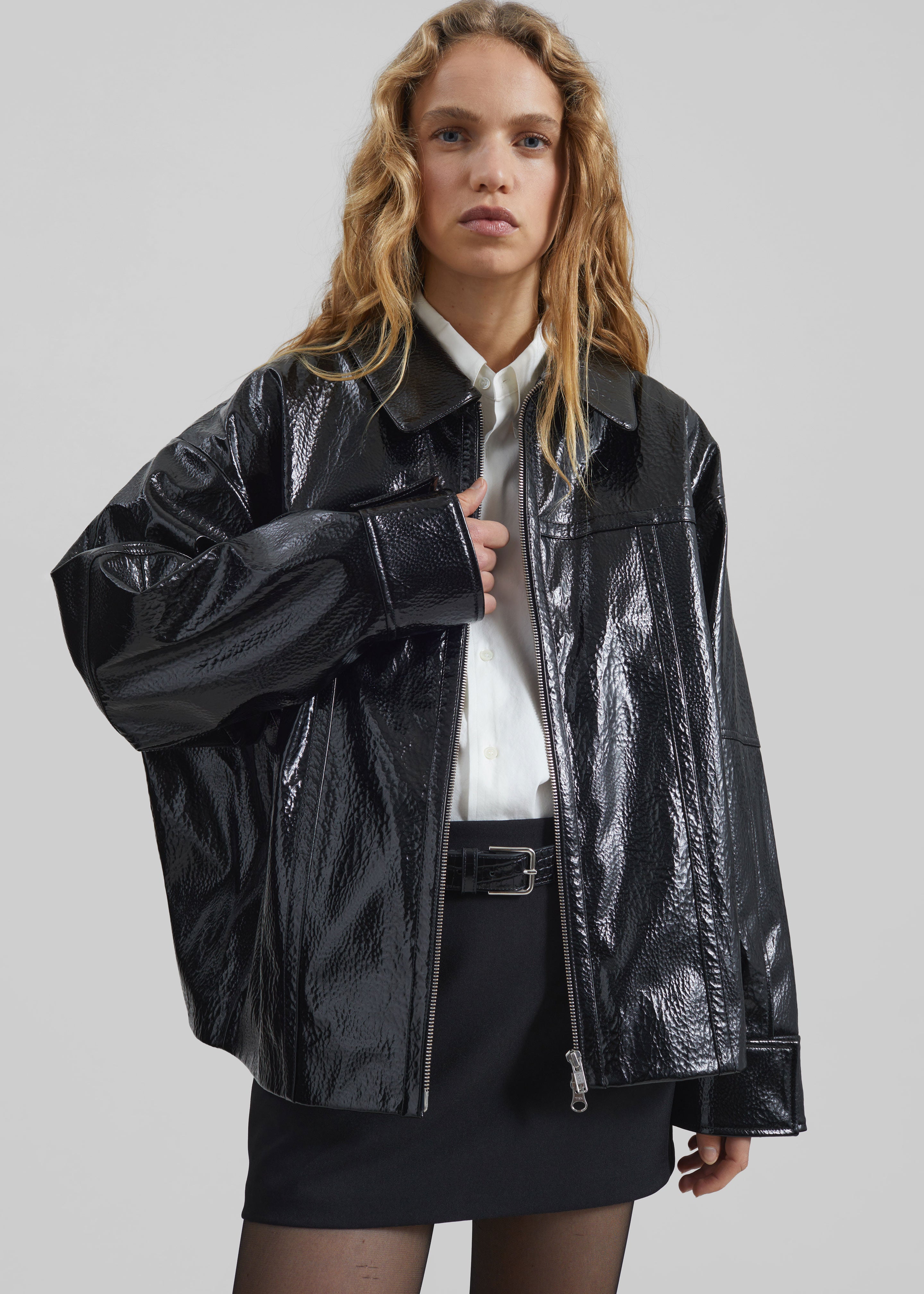 アキコアオキ Regulated Gravity-faux leather Arbor Crackled Faux Leather Jacket - Black – The Frankie Shop Europe