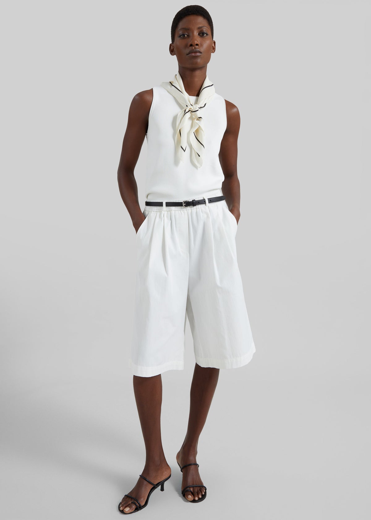 Arvert Bermuda Shorts - White - 6
