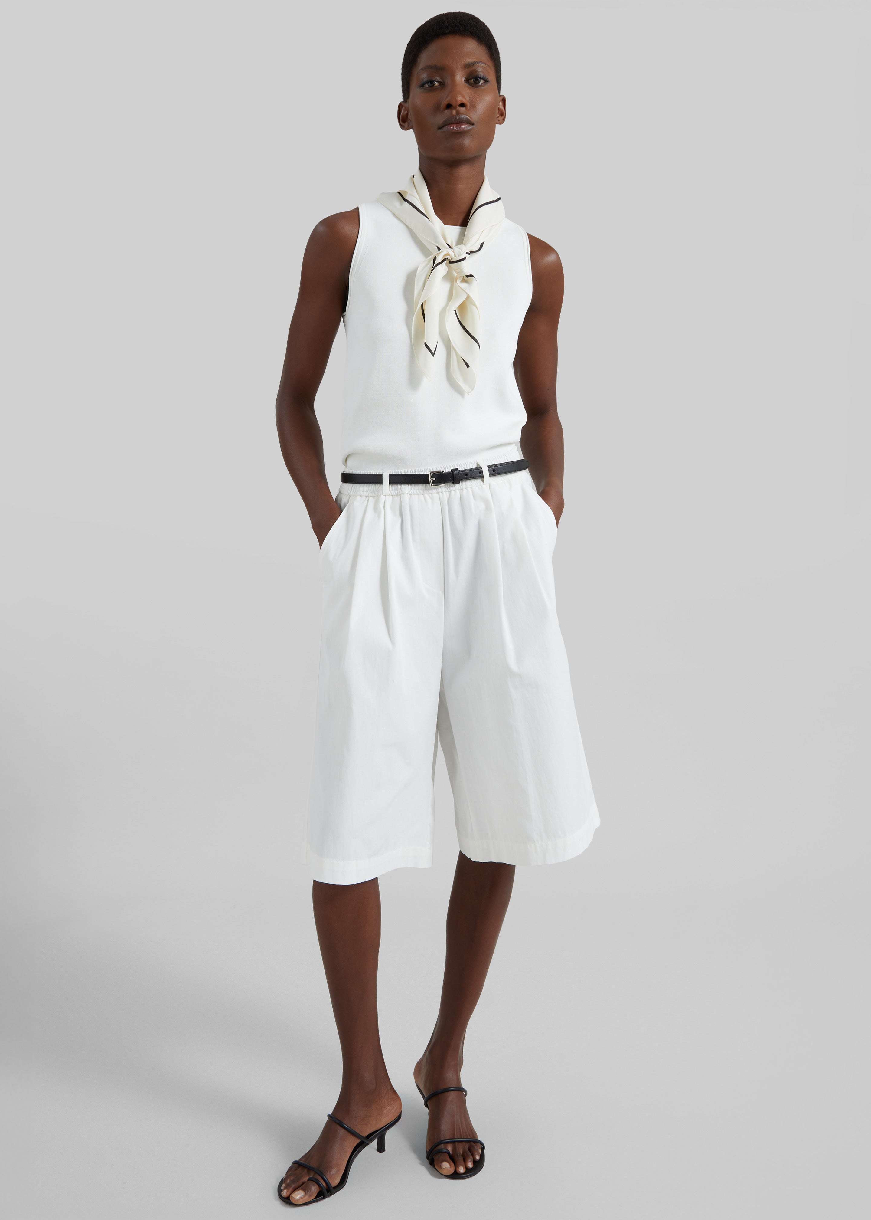 Arvert Bermuda Shorts - White - 6