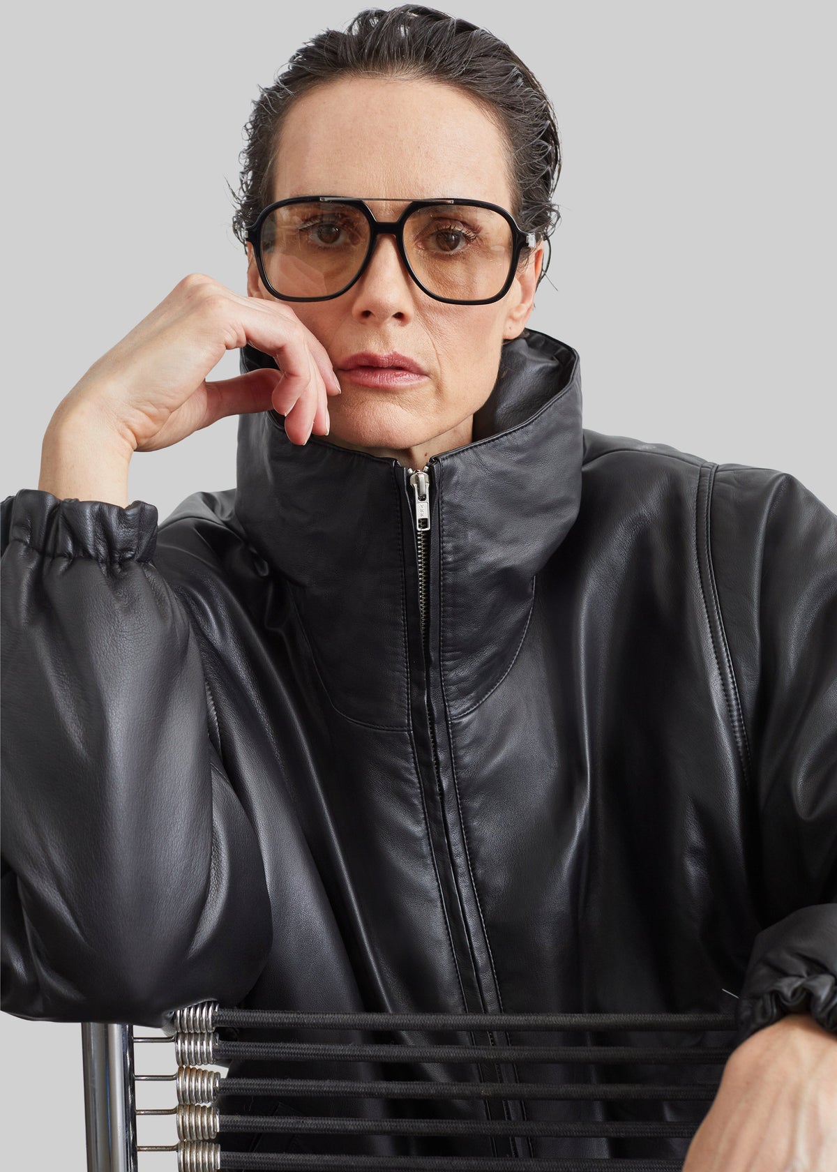 Bomber Assissi in pelle con collo a imbuto - Nero