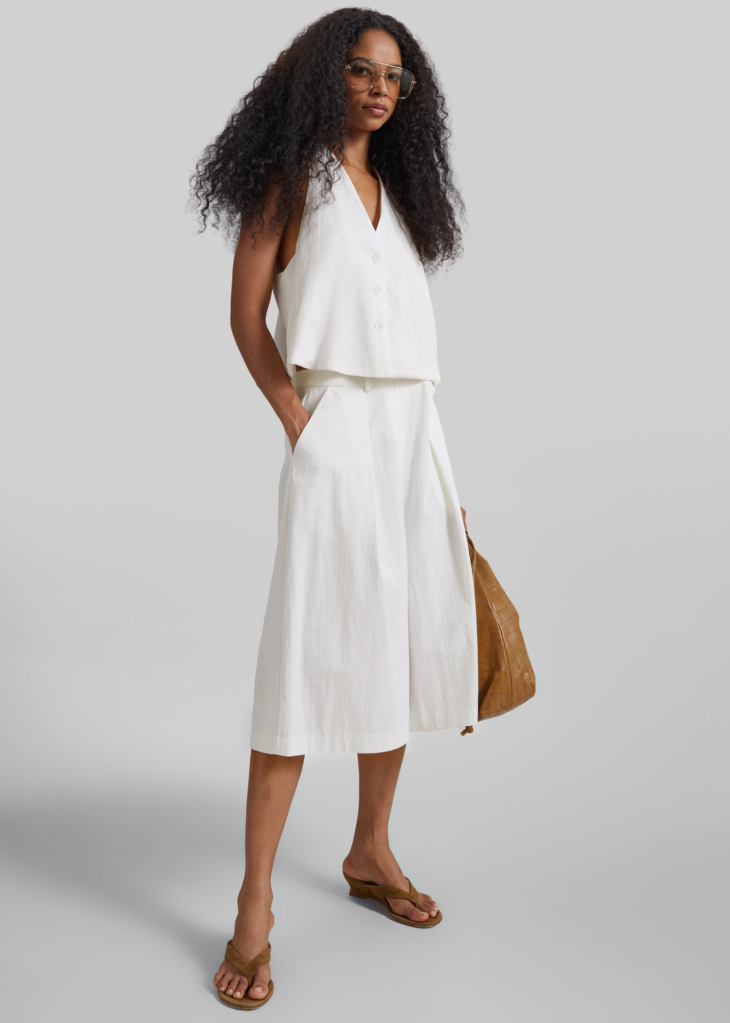 Aurea Wide Bermuda Shorts - Ivory - 2