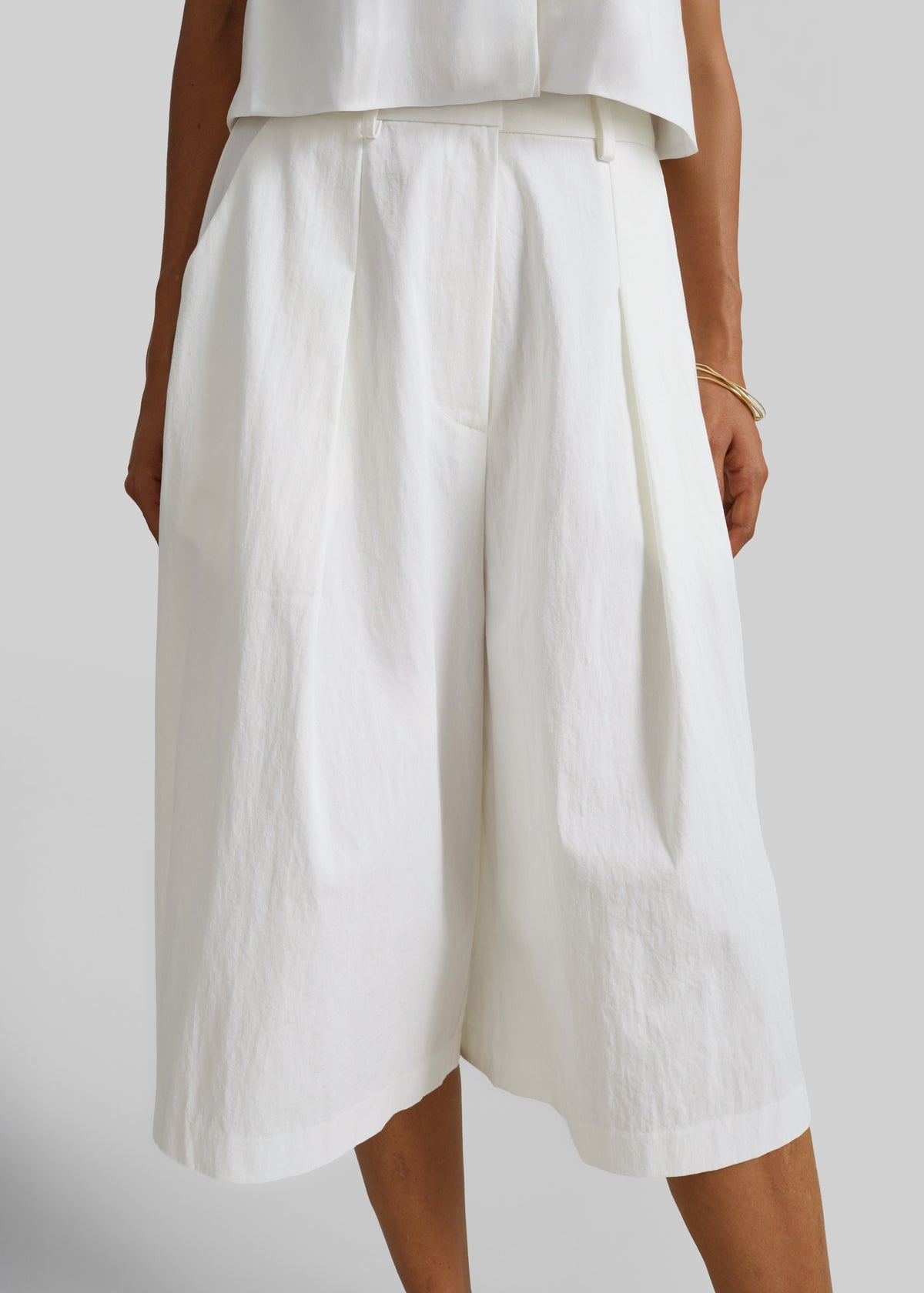 Aurea Wide Bermuda Shorts - Ivory - 3