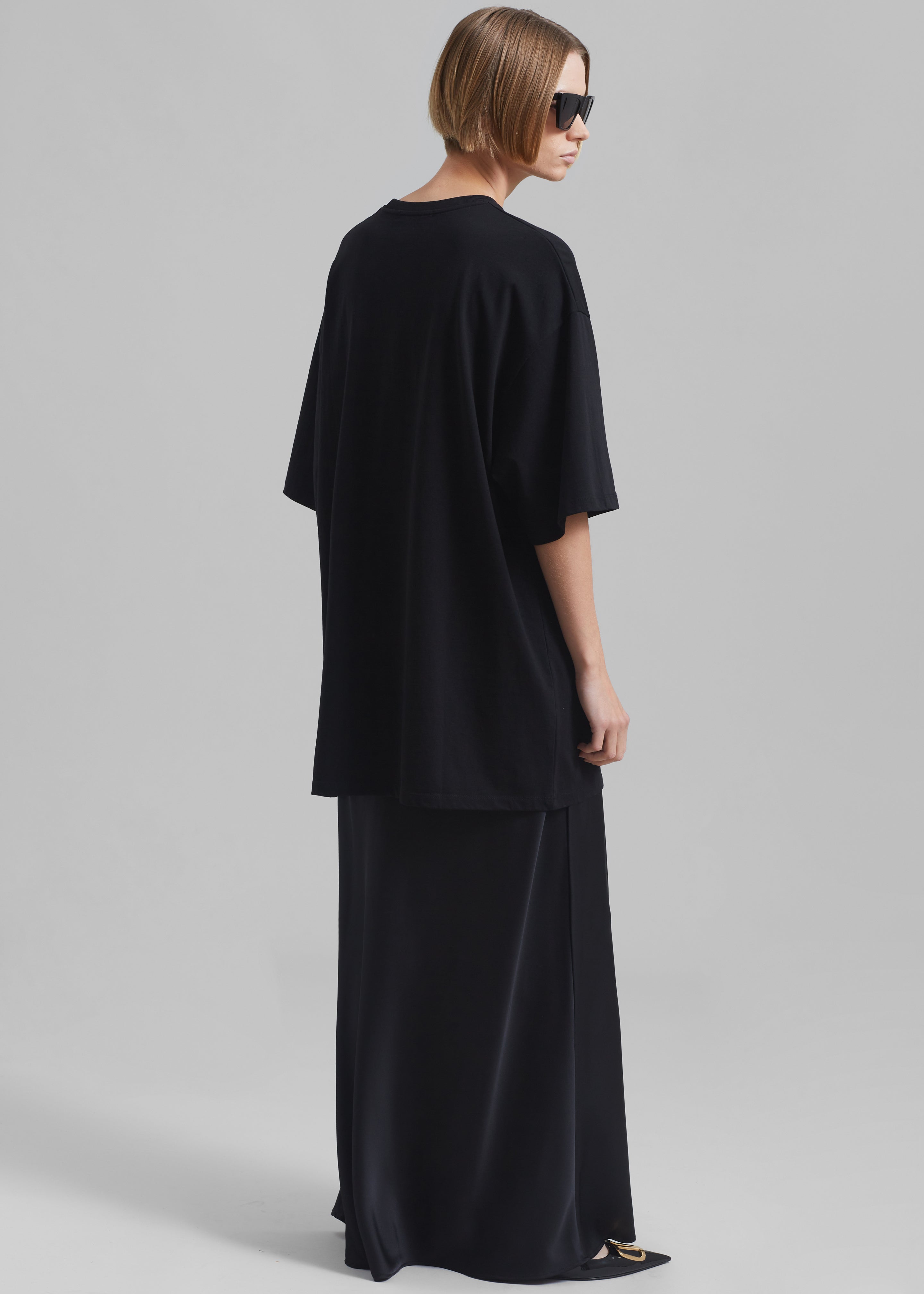 Avak Oversized Tee - Black – Frankie Shop Europe Avak Oversized Tee - Black – Frankie Shop Europe