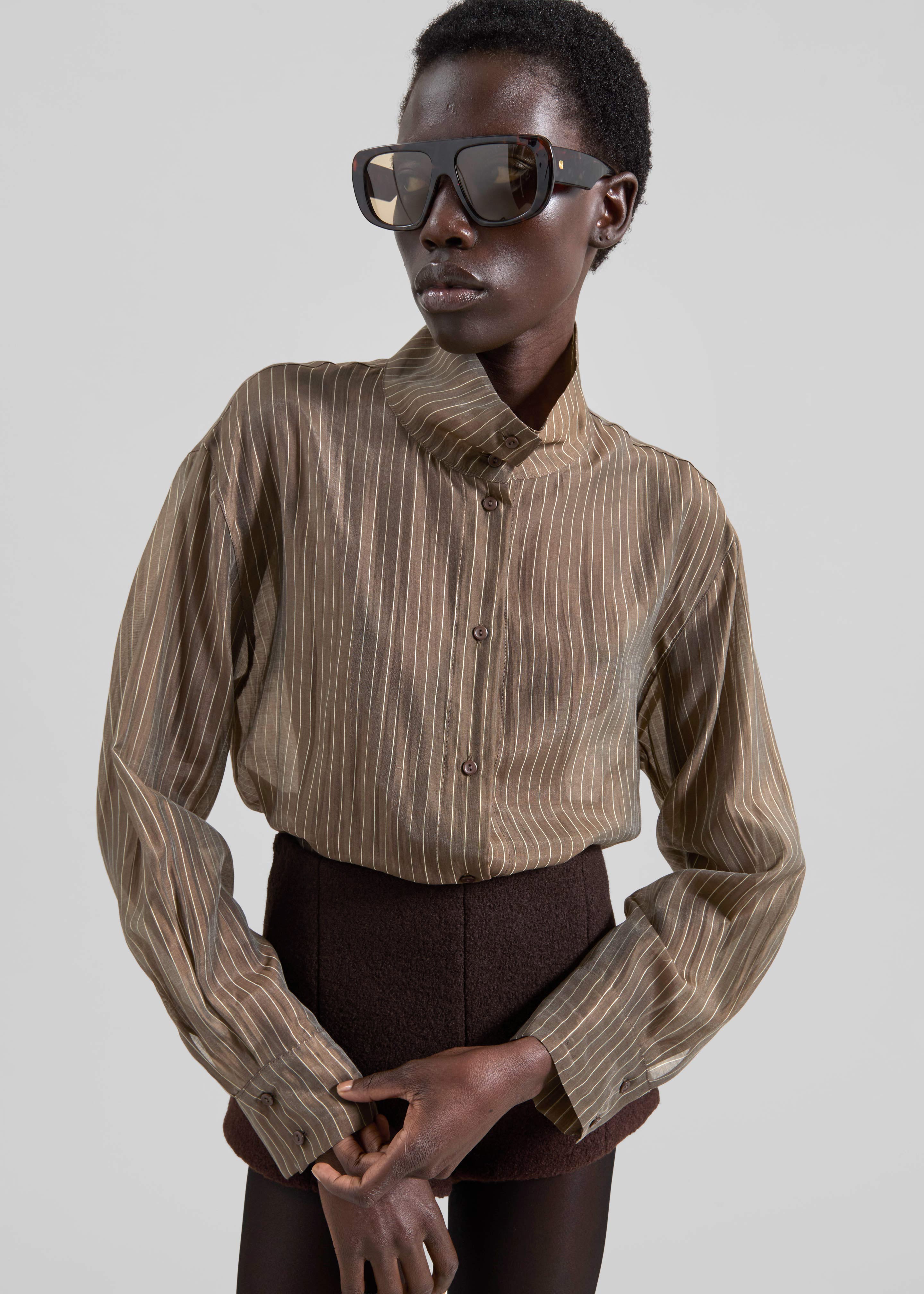 rosy monster kale frill stripe shirtブラウン Avila Sheer Fluid Shirt - Brown/White Stripe – The Frankie Shop Europe