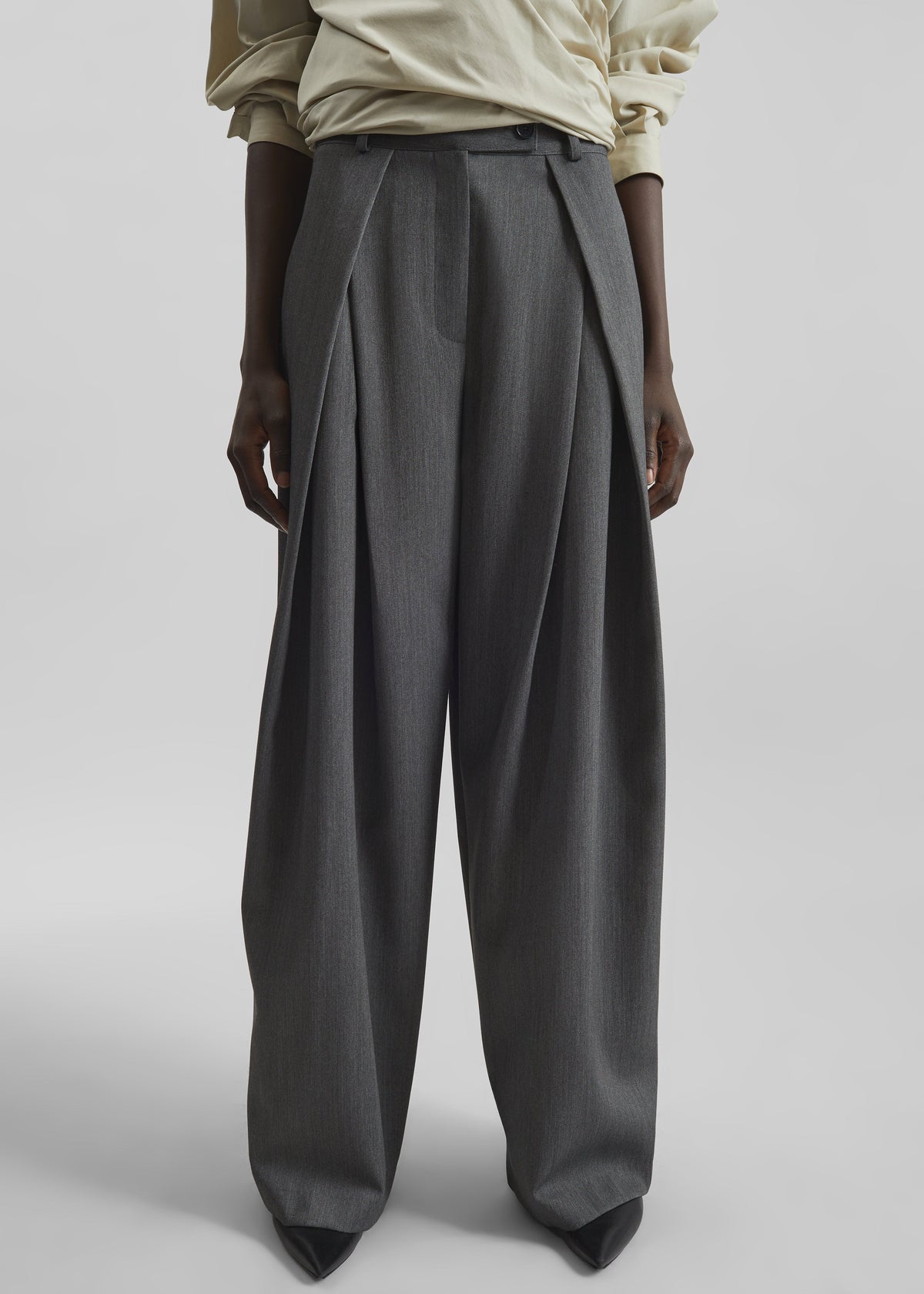 Avray Pleated Trousers - Grey - 2