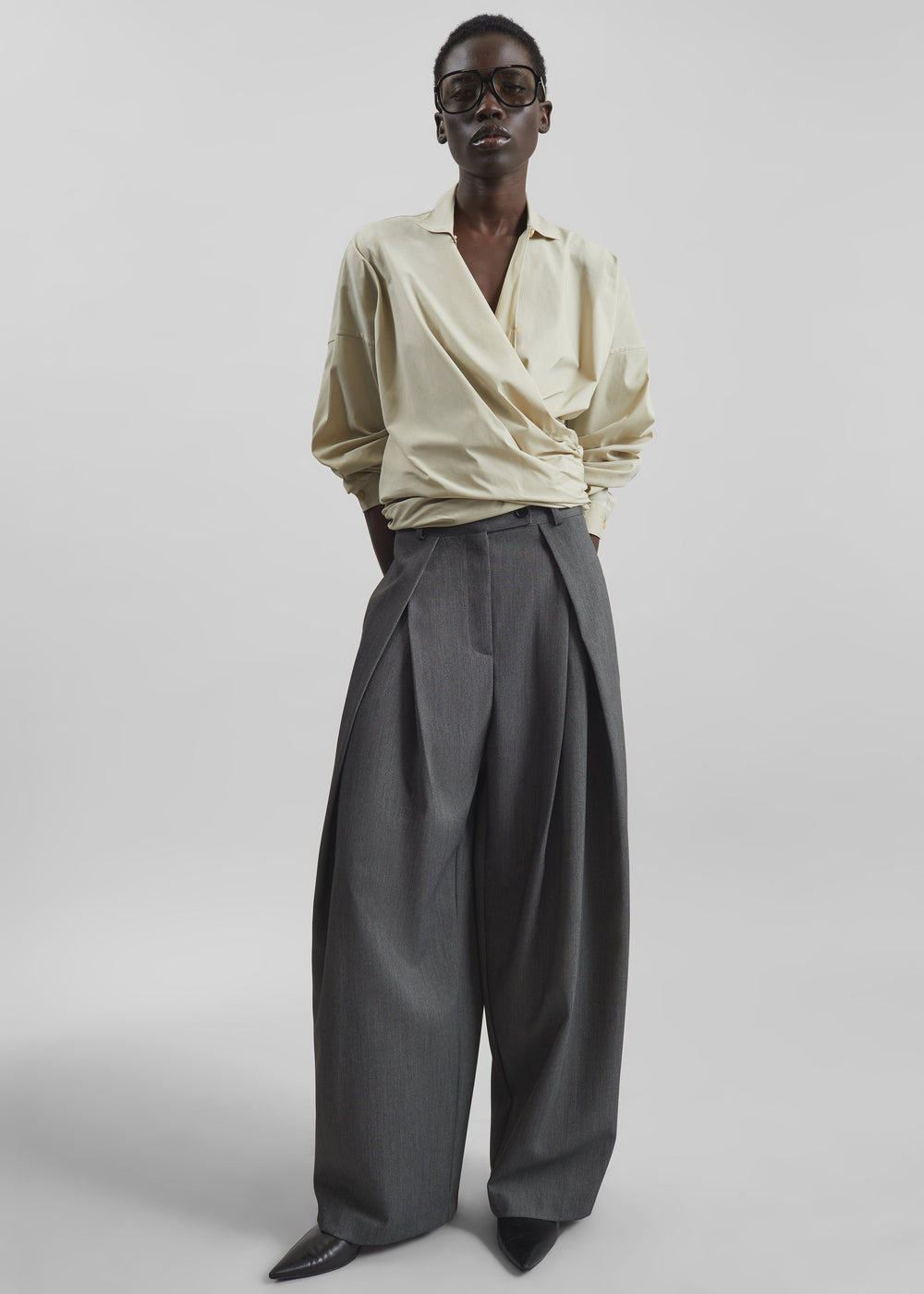 Avray Pleated Trousers - Grey
