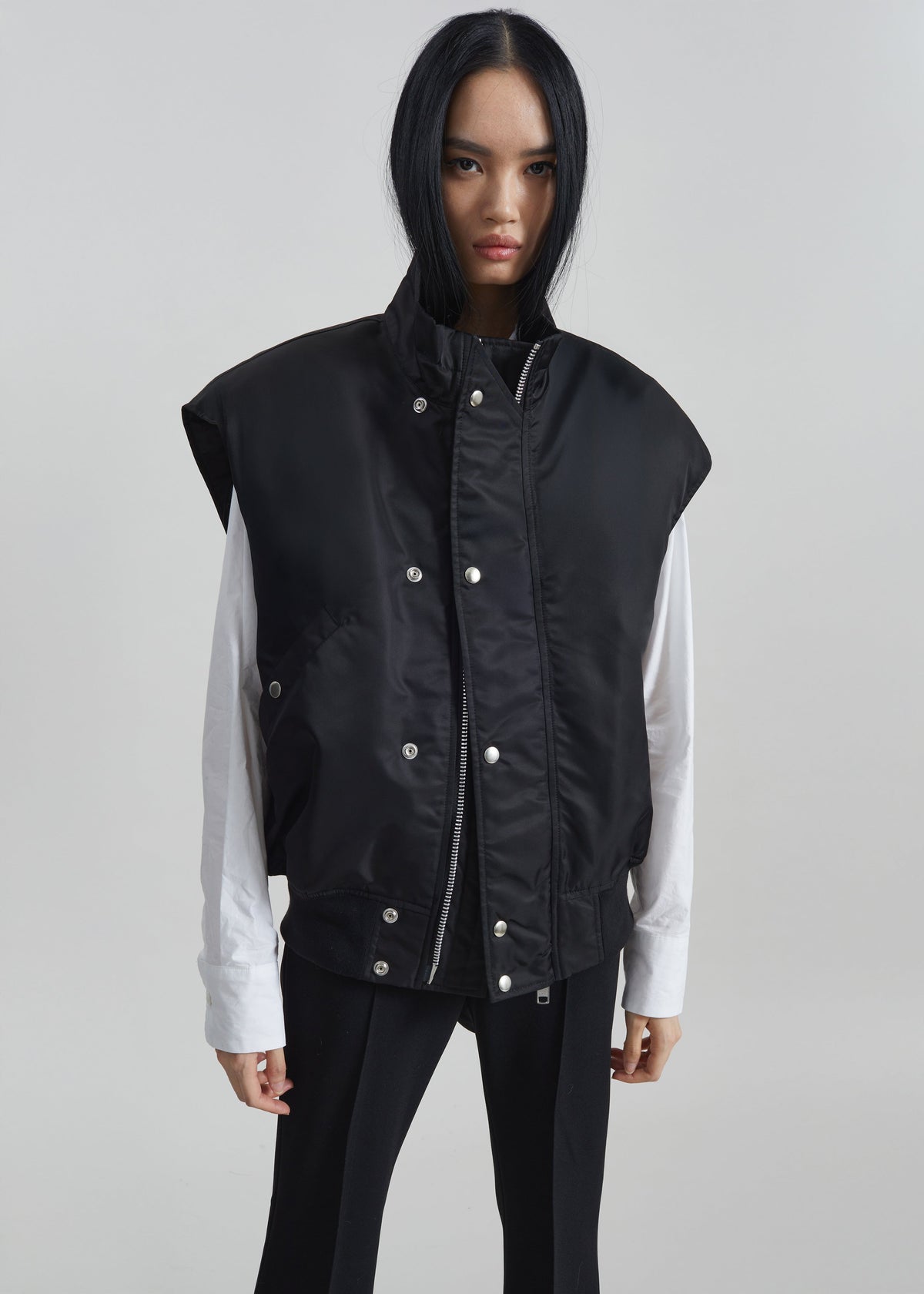 Aysen Sleeveless Bomber Jacket - Black - 2