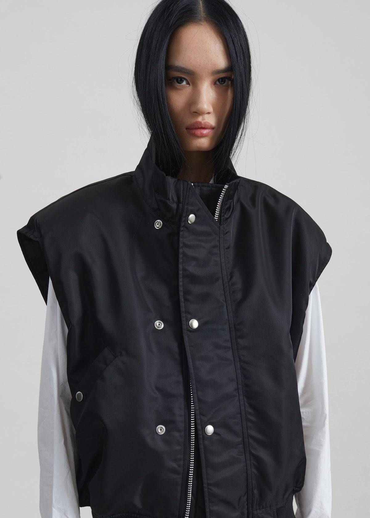 Aysen Sleeveless Bomber Jacket - Black - 3