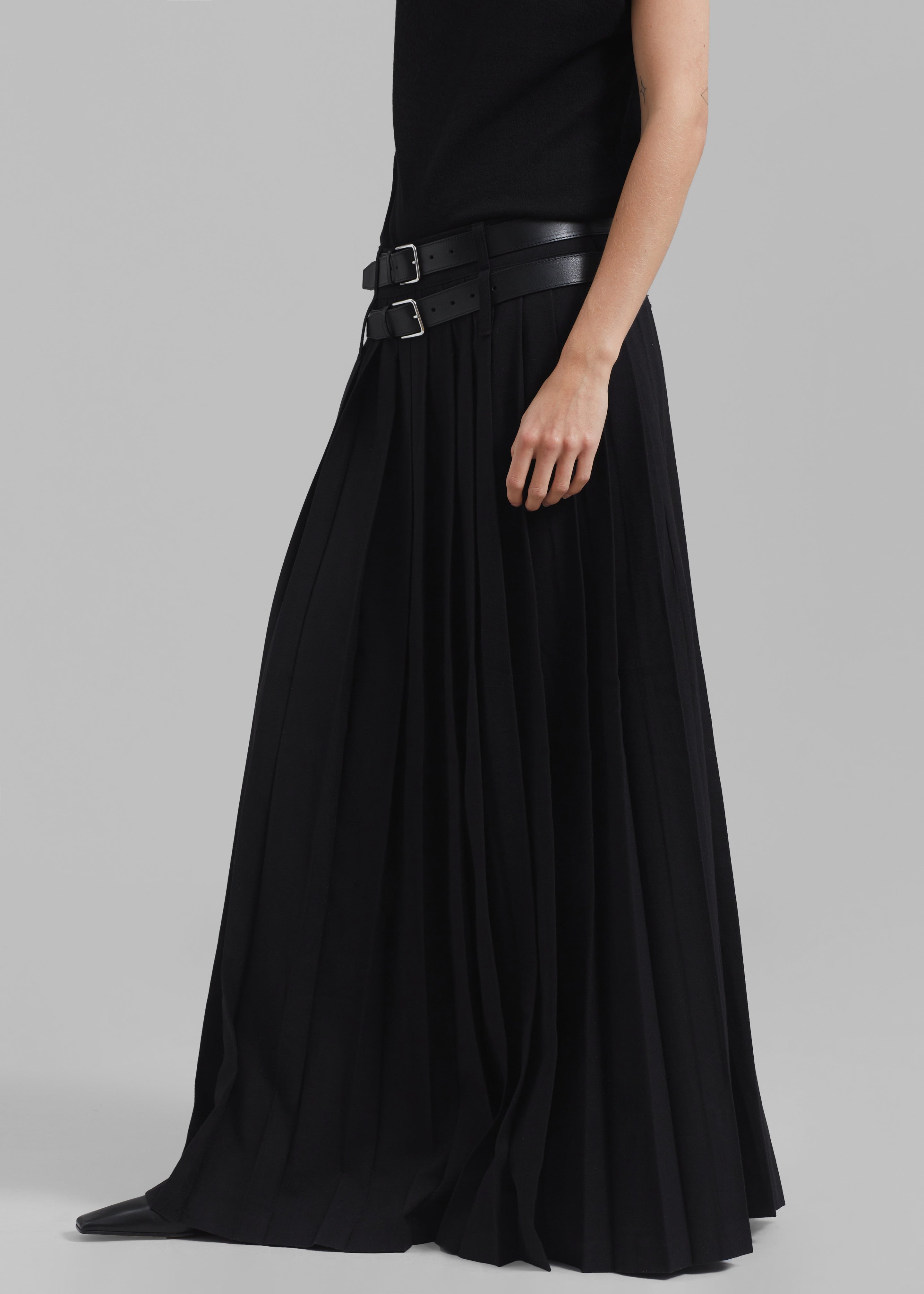 Pleated full maxi skirt in black best sale