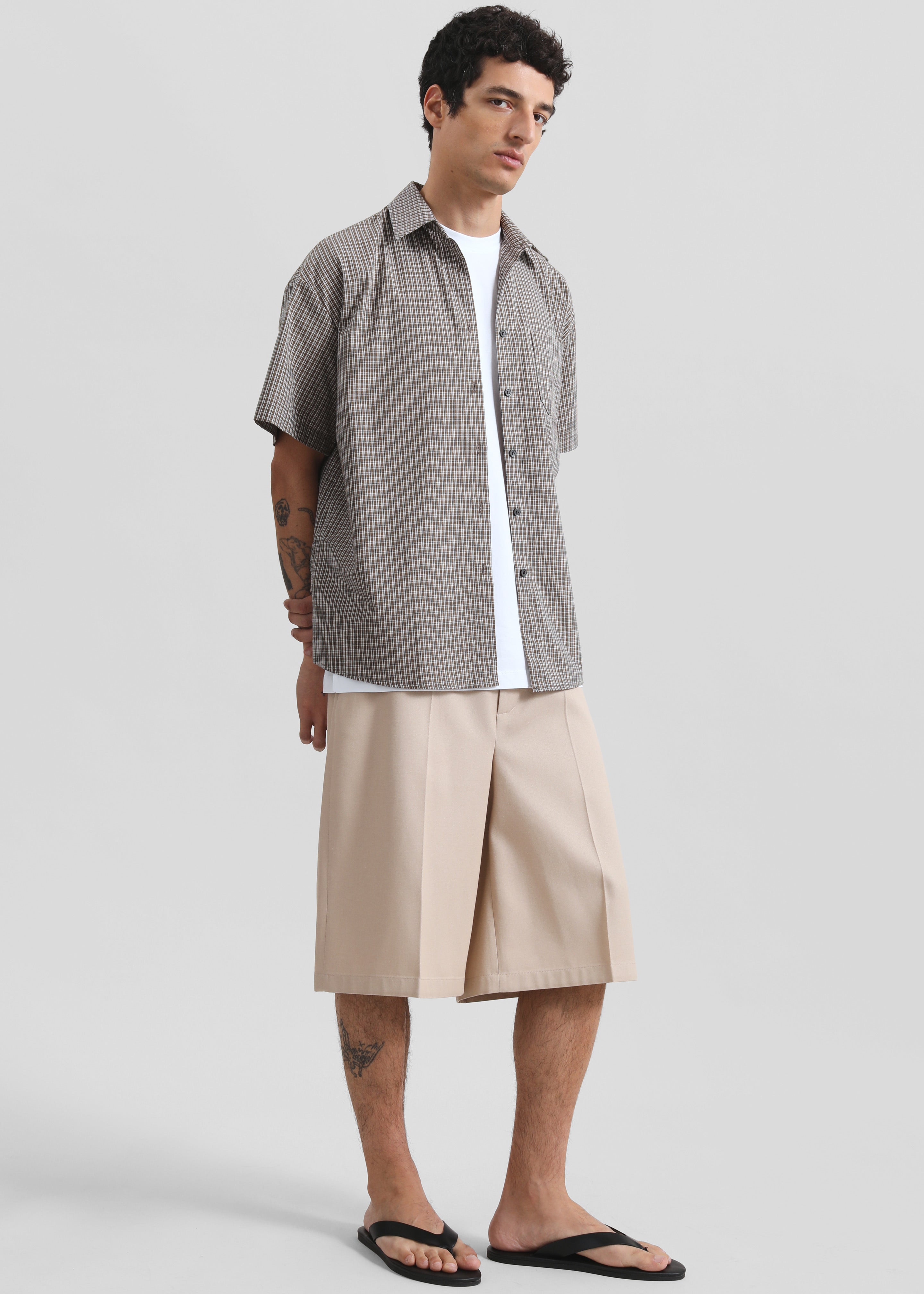 Belgrave Bermuda Shorts - Beige - 6