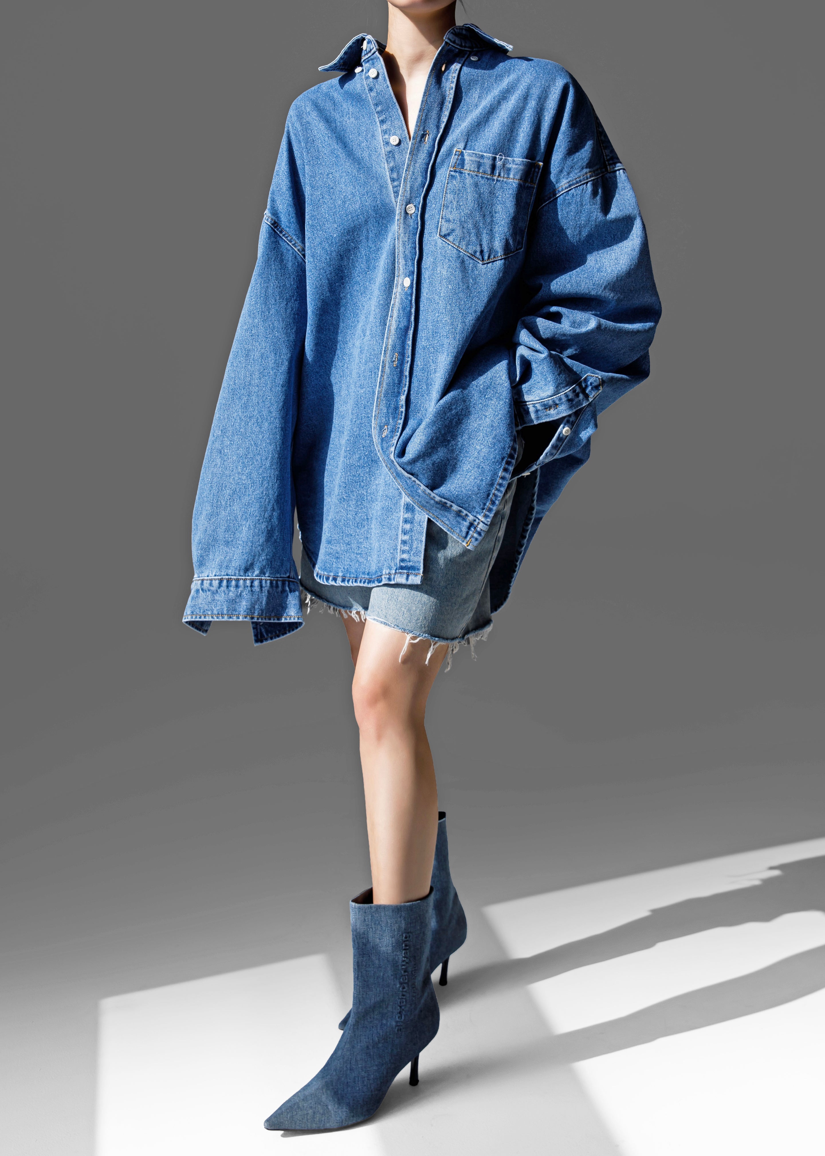 Belvis Oversized Denim Shirt - Medium Wash – The Frankie Shop Europe