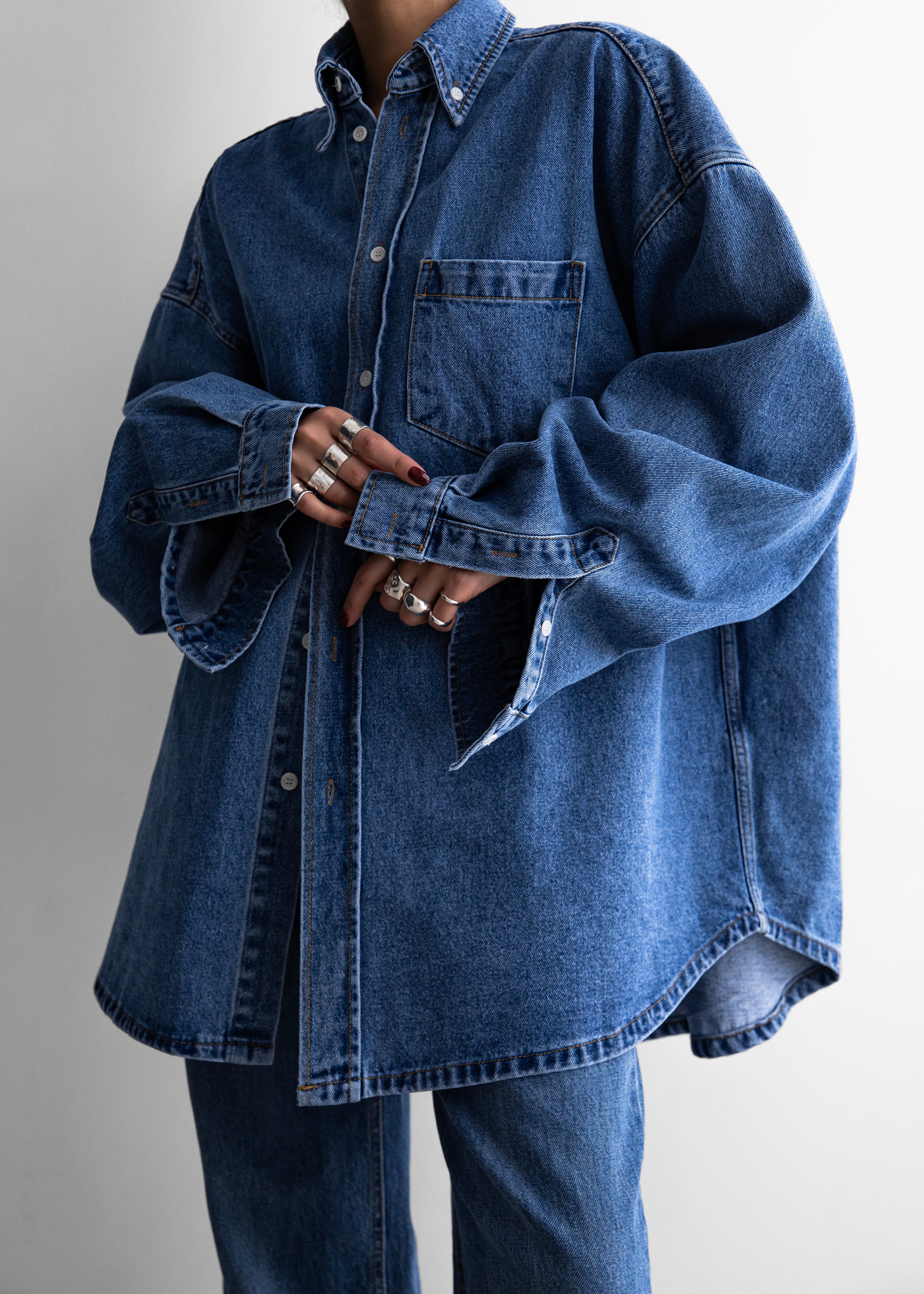 Belvis Oversized Denim Shirt - Medium Wash – The Frankie Shop Europe