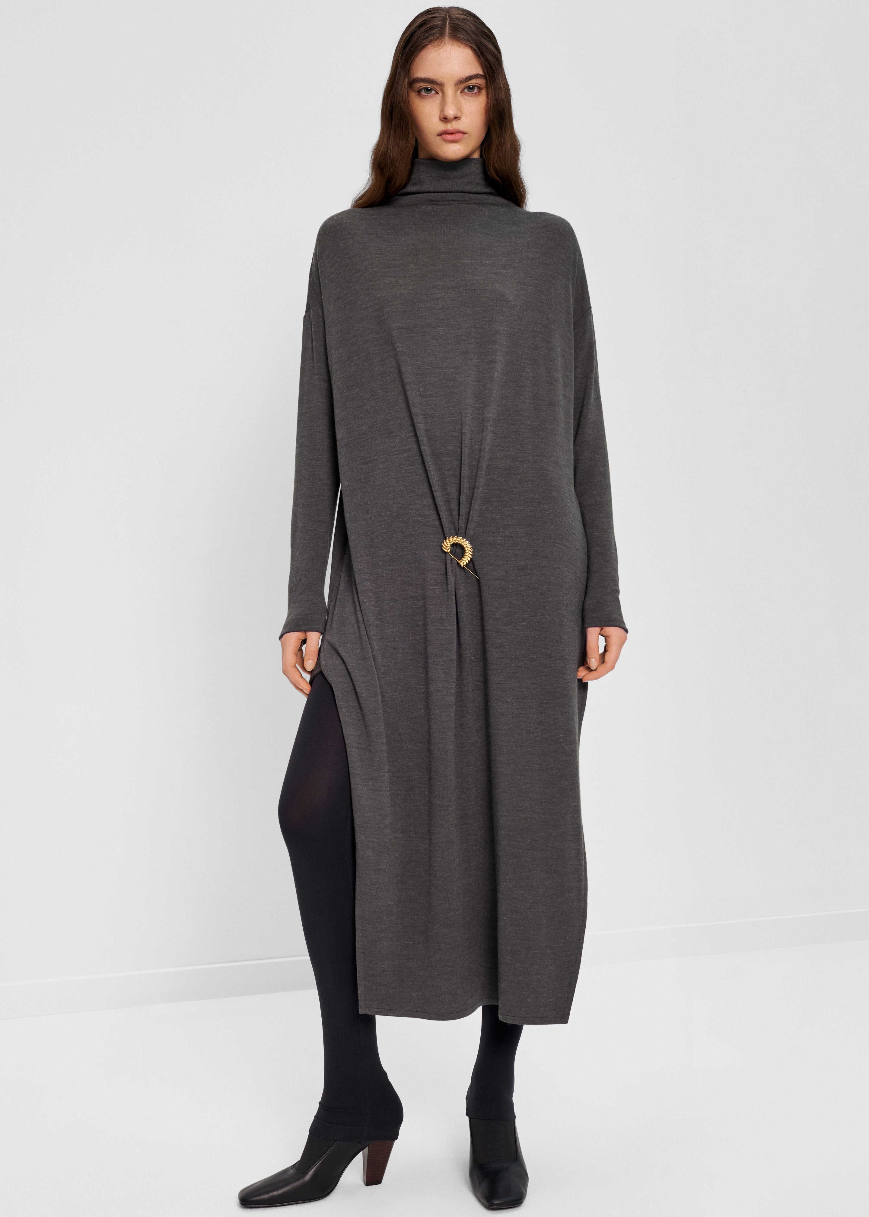 Bevza Brooch Dress - Dark Grey - 2