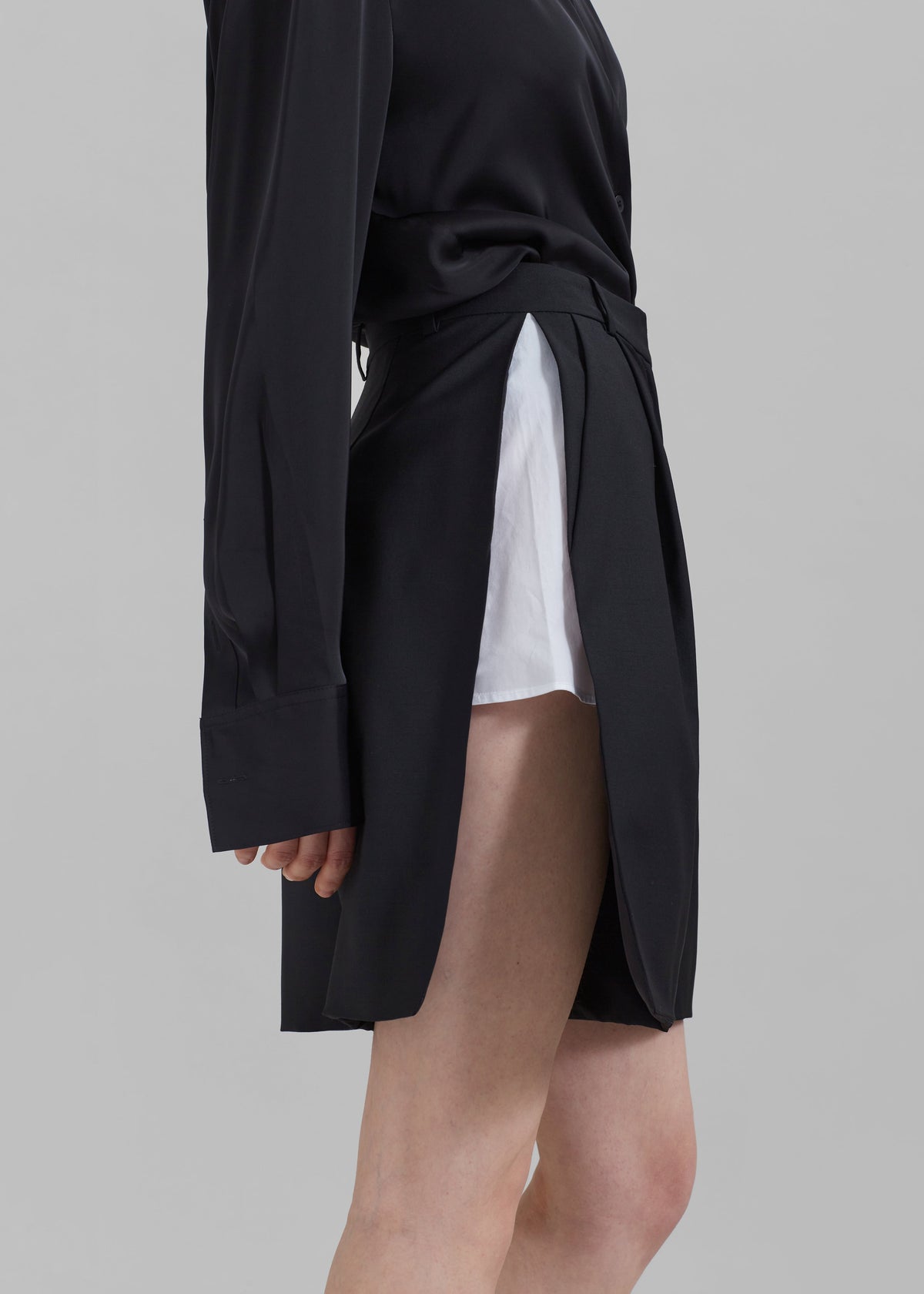 Bevza Shorts With Slits - Black - 3