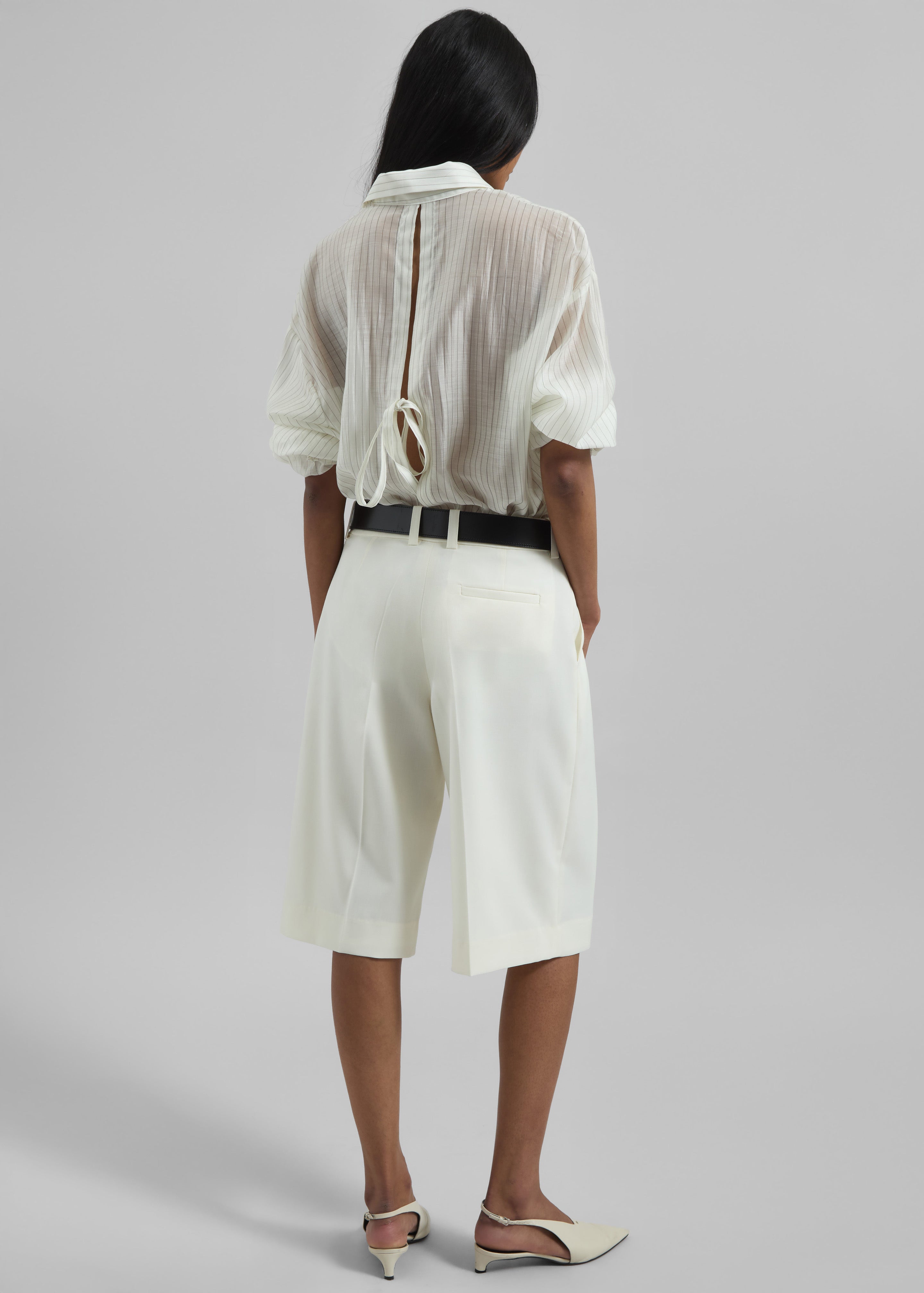 Bilbao Pleated Bermuda Shorts - Off White - 6