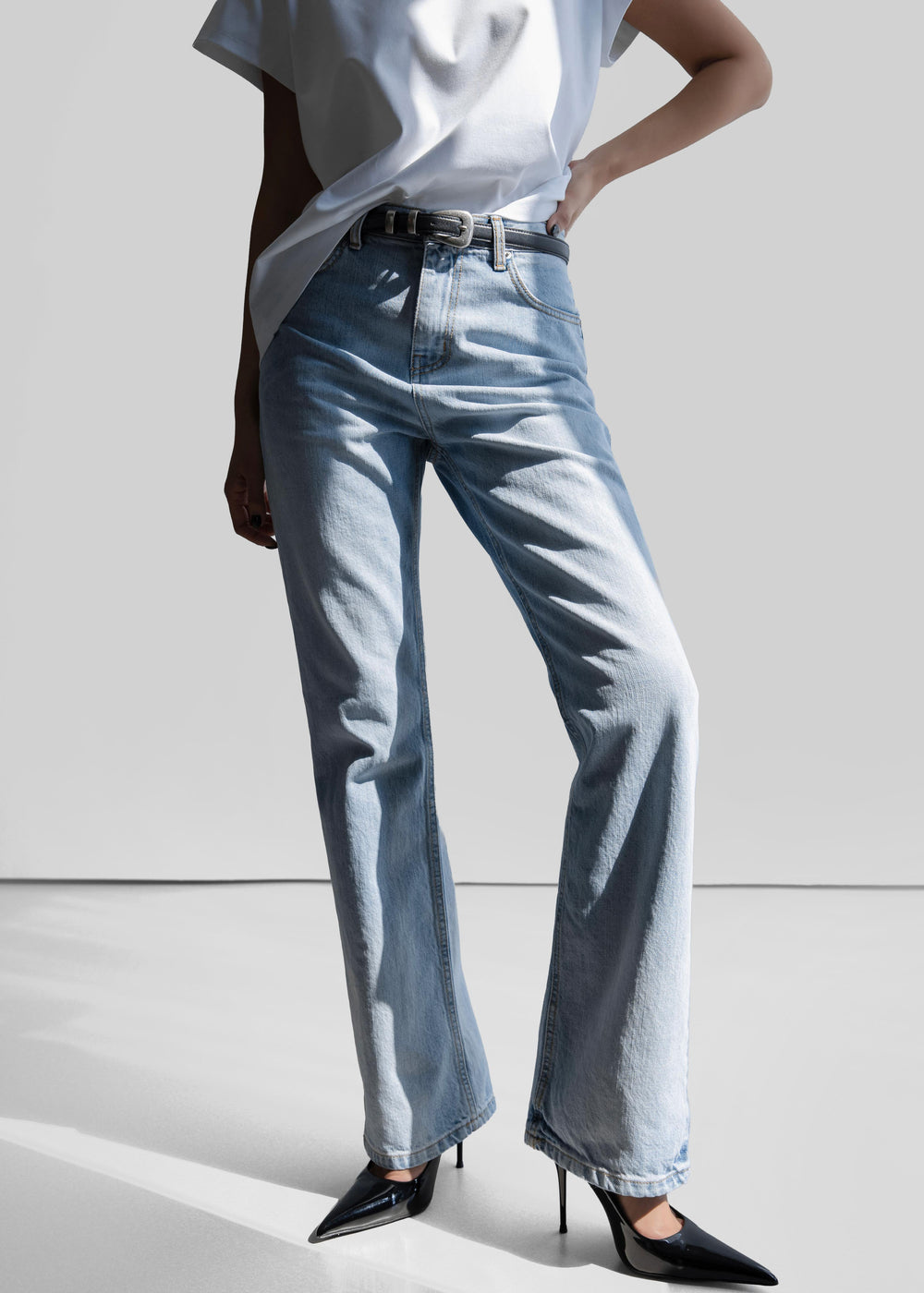 Braila Straight Leg Jeans - Light Wash - 1