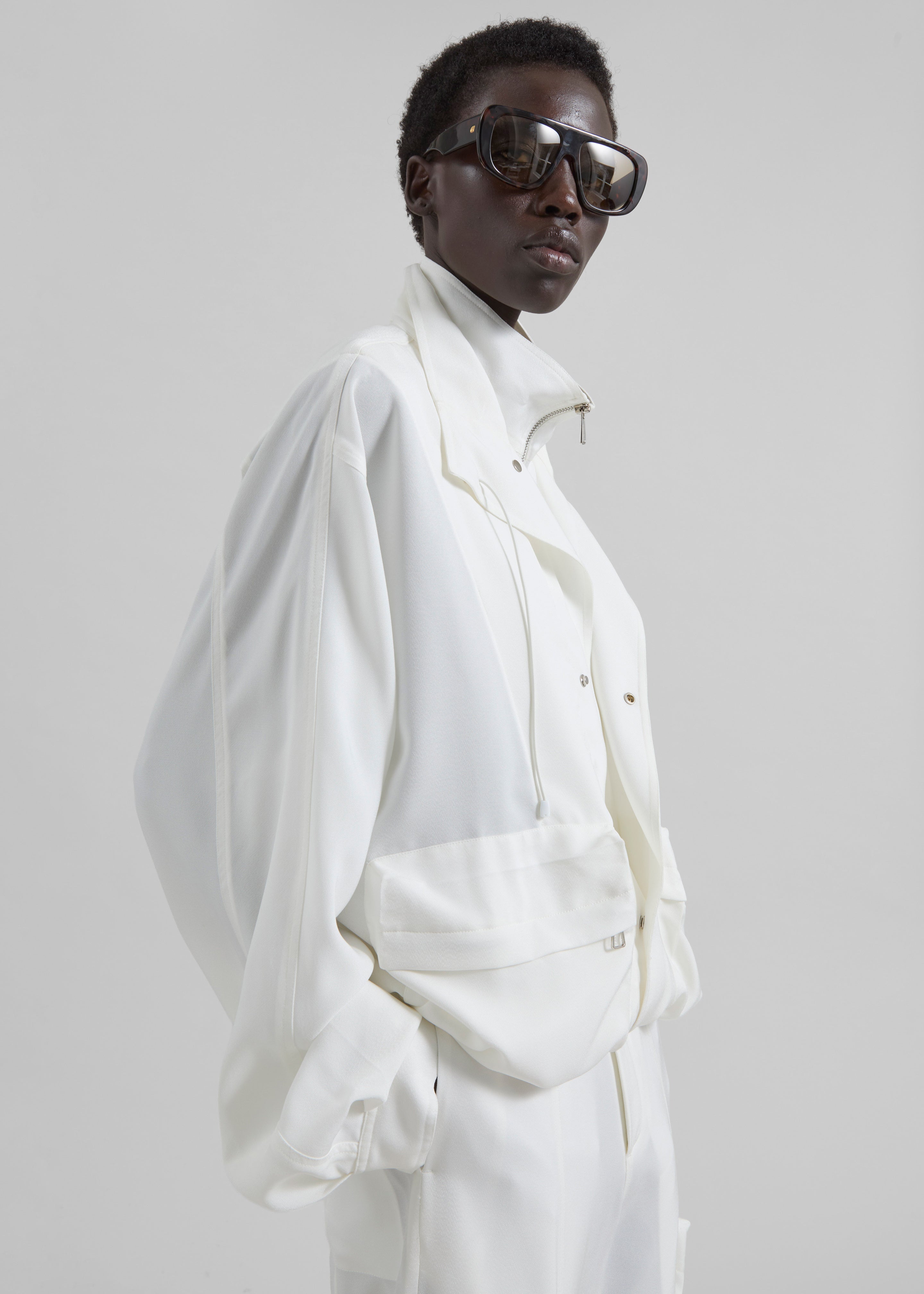 Breya Fluid Jacket - White - 3