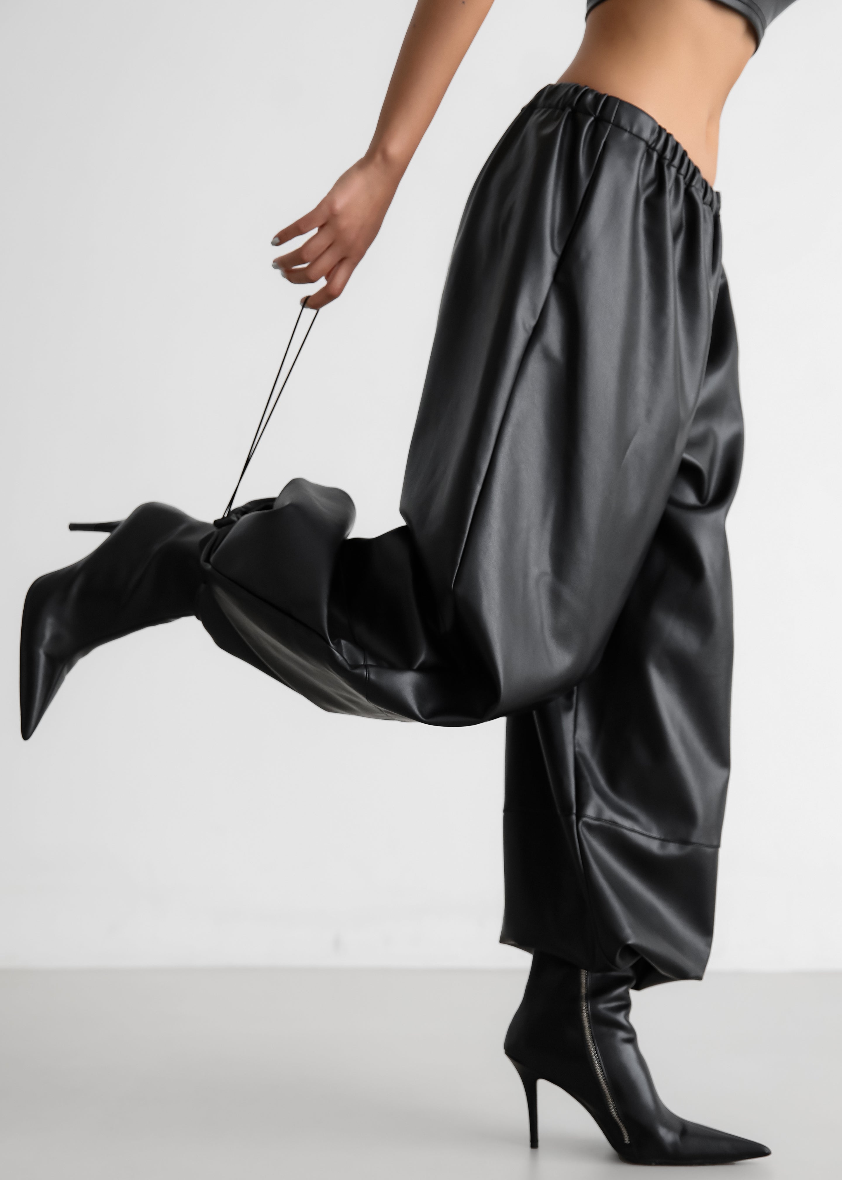 Briar Faux Leather Balloon Pants - Black – Frankie Shop Europe