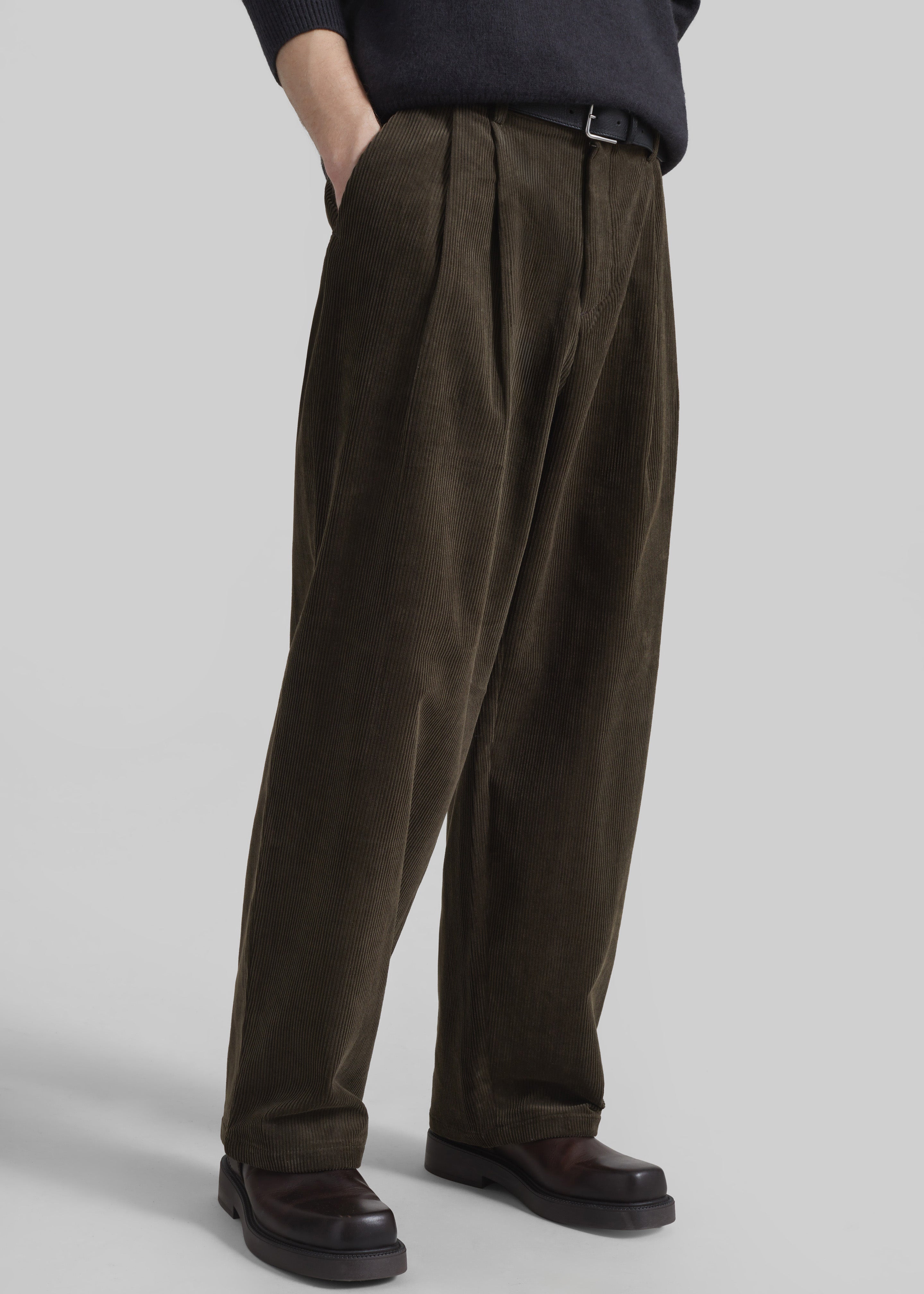 Bryant Corduroy Pants - Brown - 6