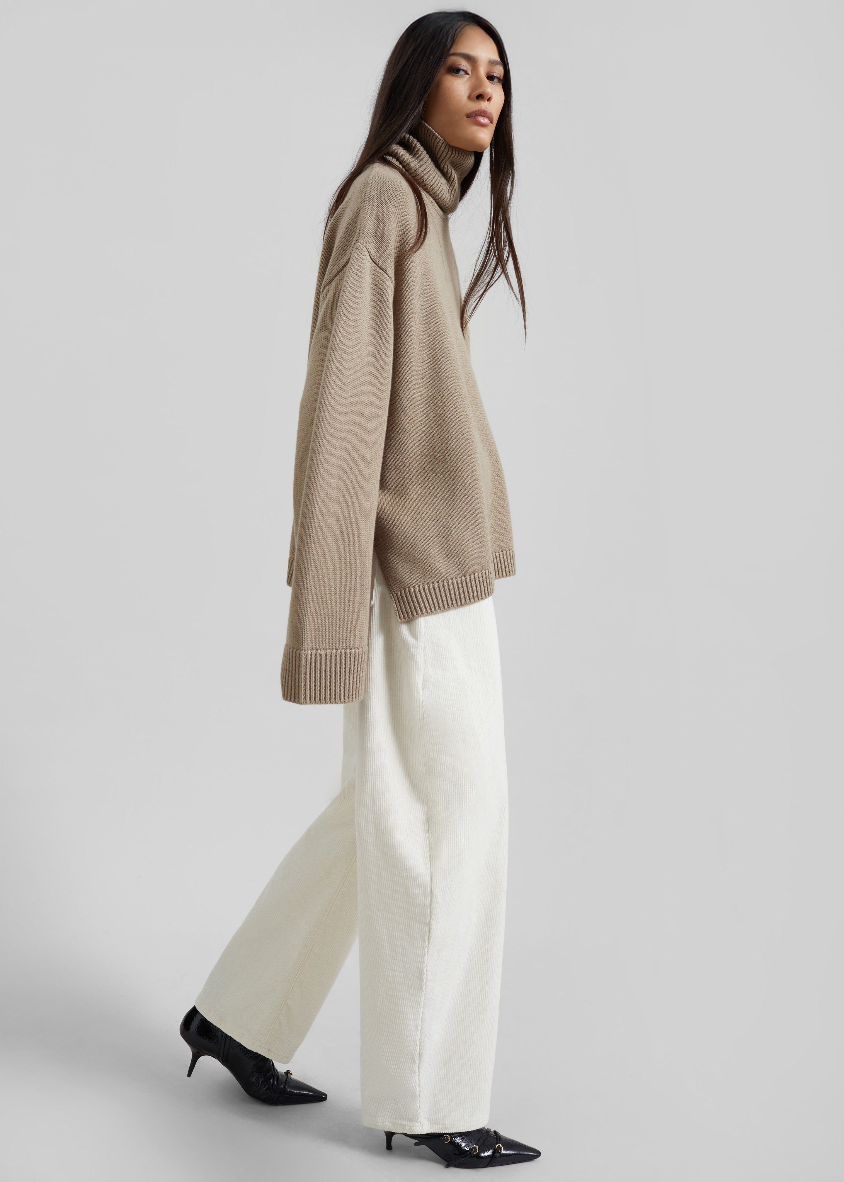 Caistor Corduroy Barrel Leg Pants - Ivory - 4