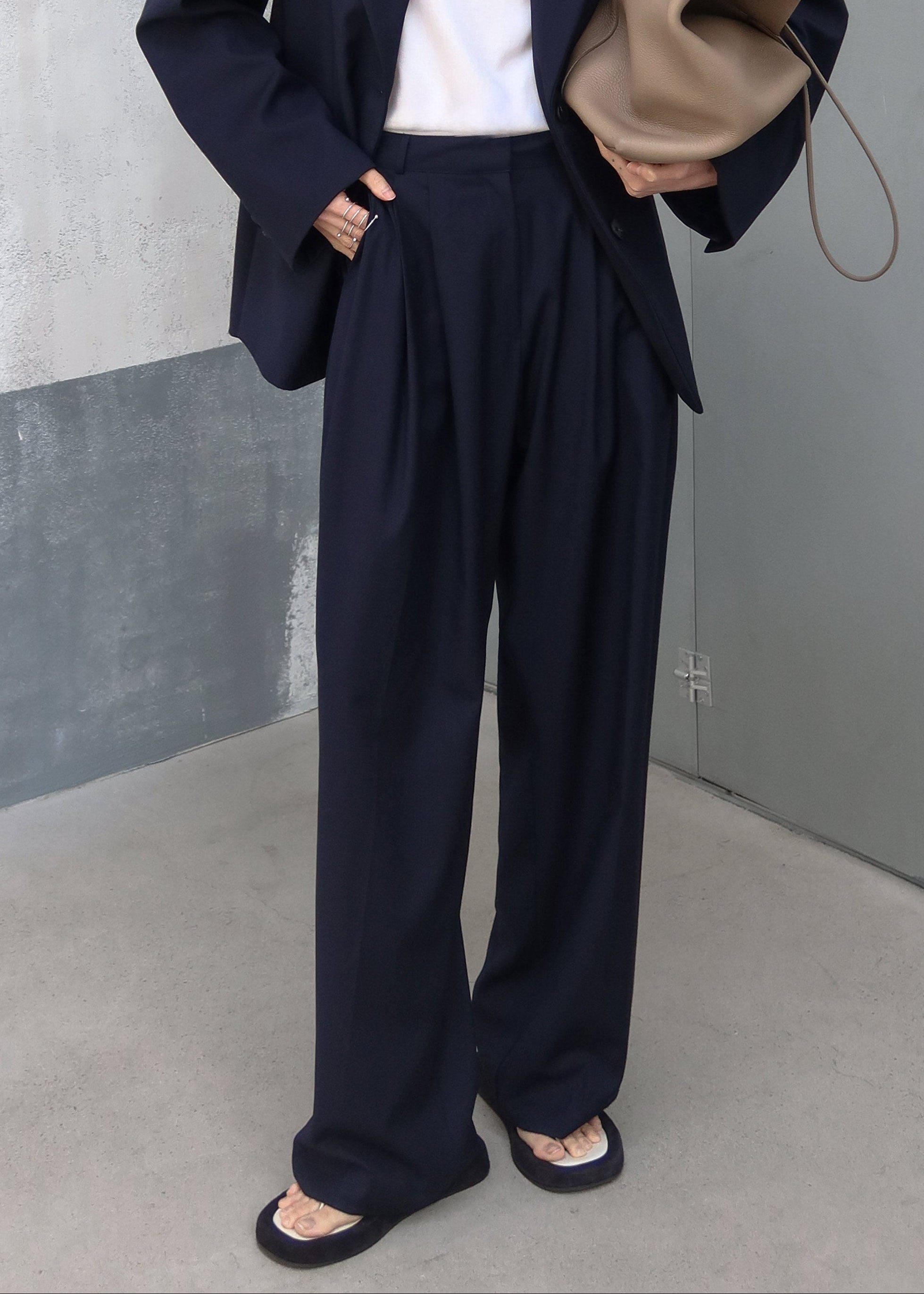 Canmore Pleated Trousers - Navy - 2