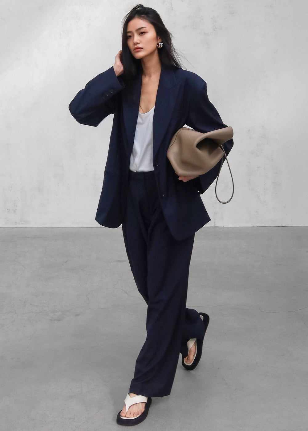 Canmore Pleated Trousers - Navy