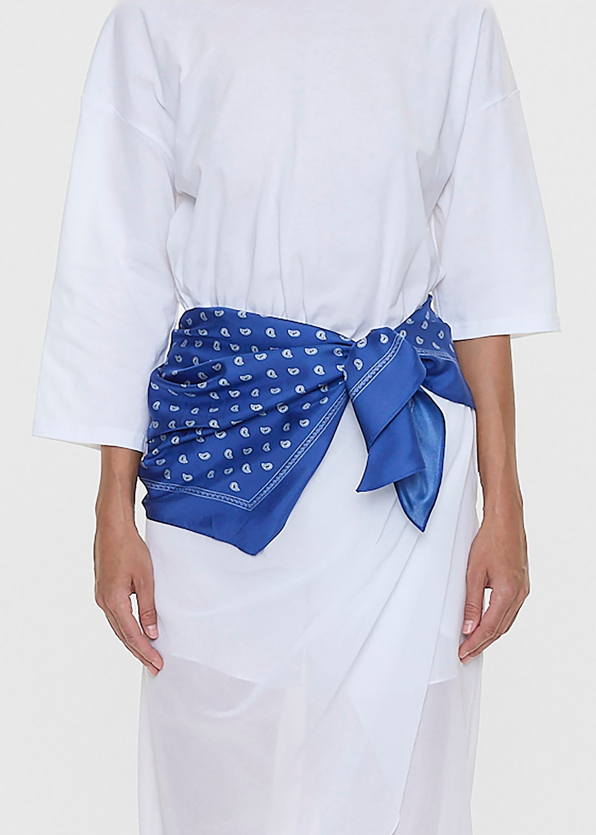 Christopher Esber Bandana Scarf Pareo Tee - White/Indigo Bandana Print - 5