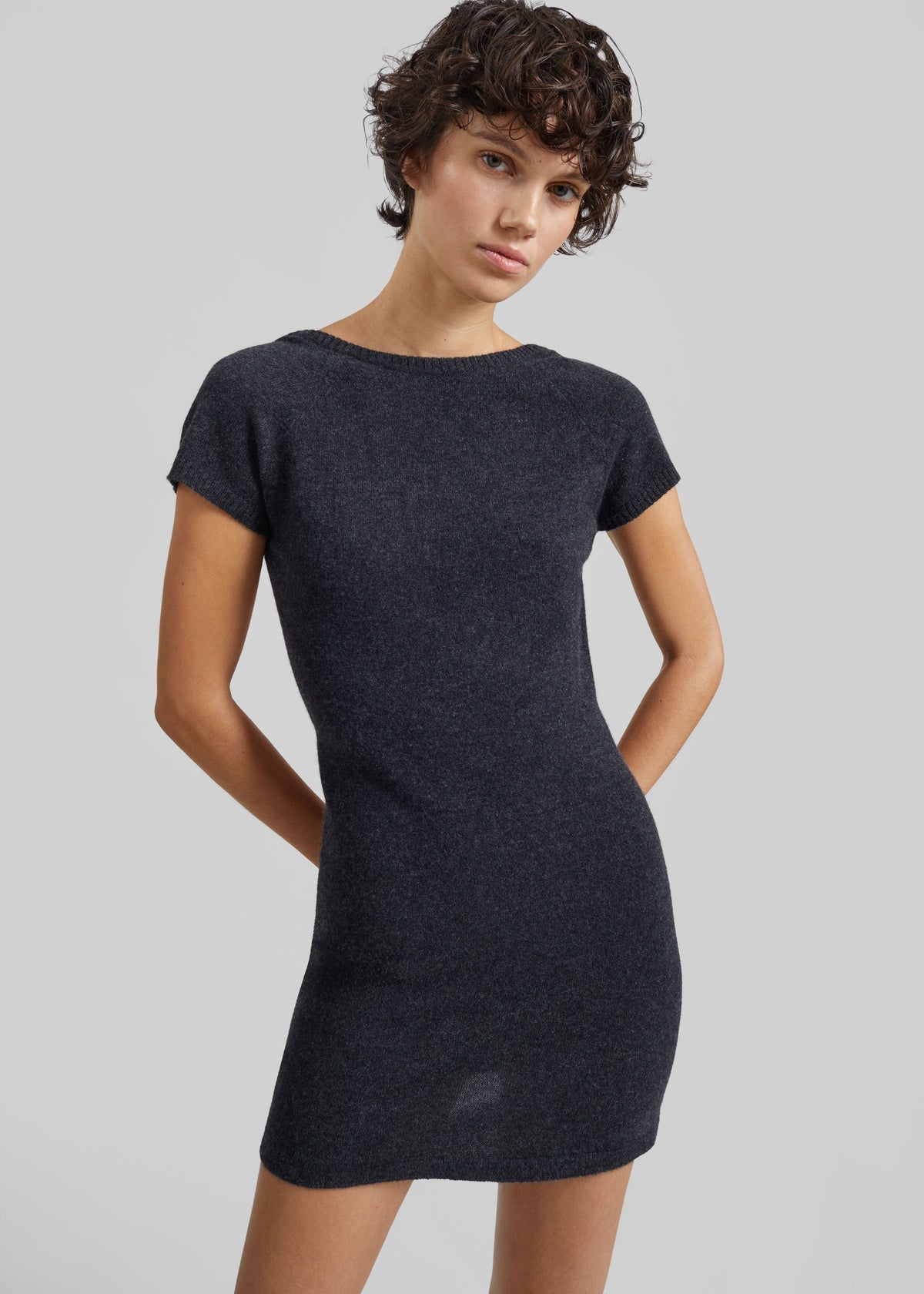 Christopher Esber mini-robe Rae en cachemire - Gris anthracite