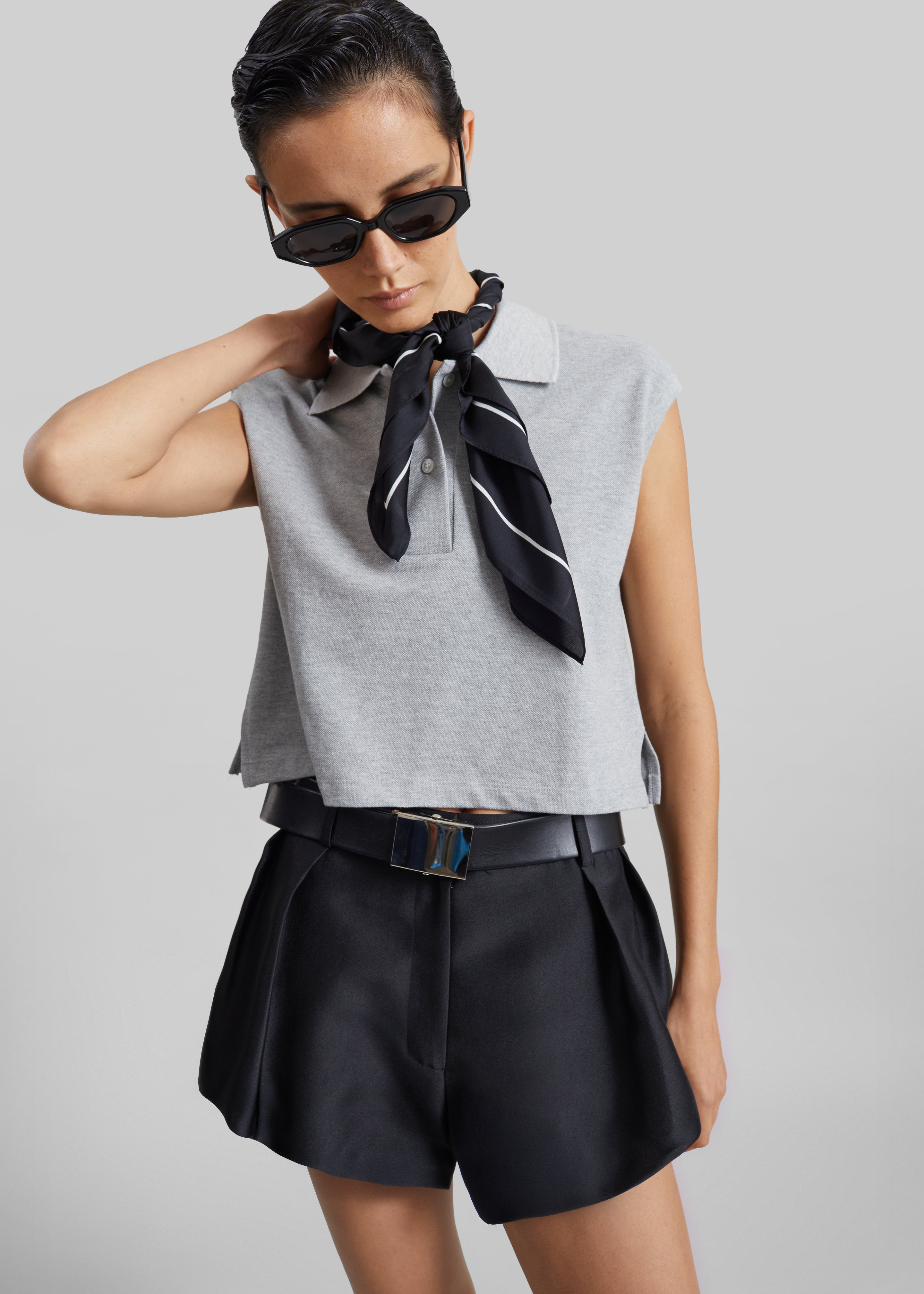 Claira Cropped Sleeveless Polo Top - Light Grey - 4