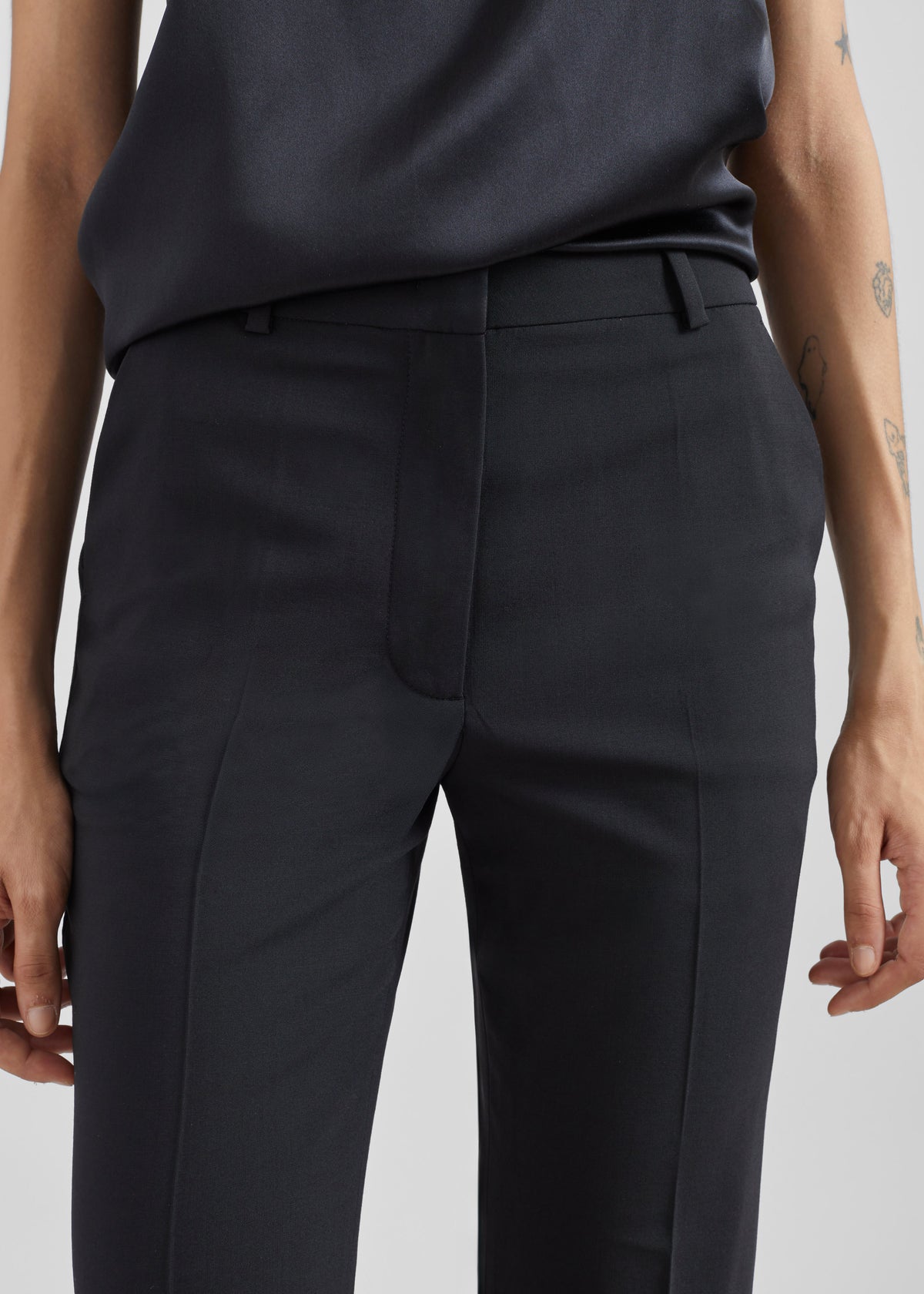 CO Cropped Flared Pants - Black - 3