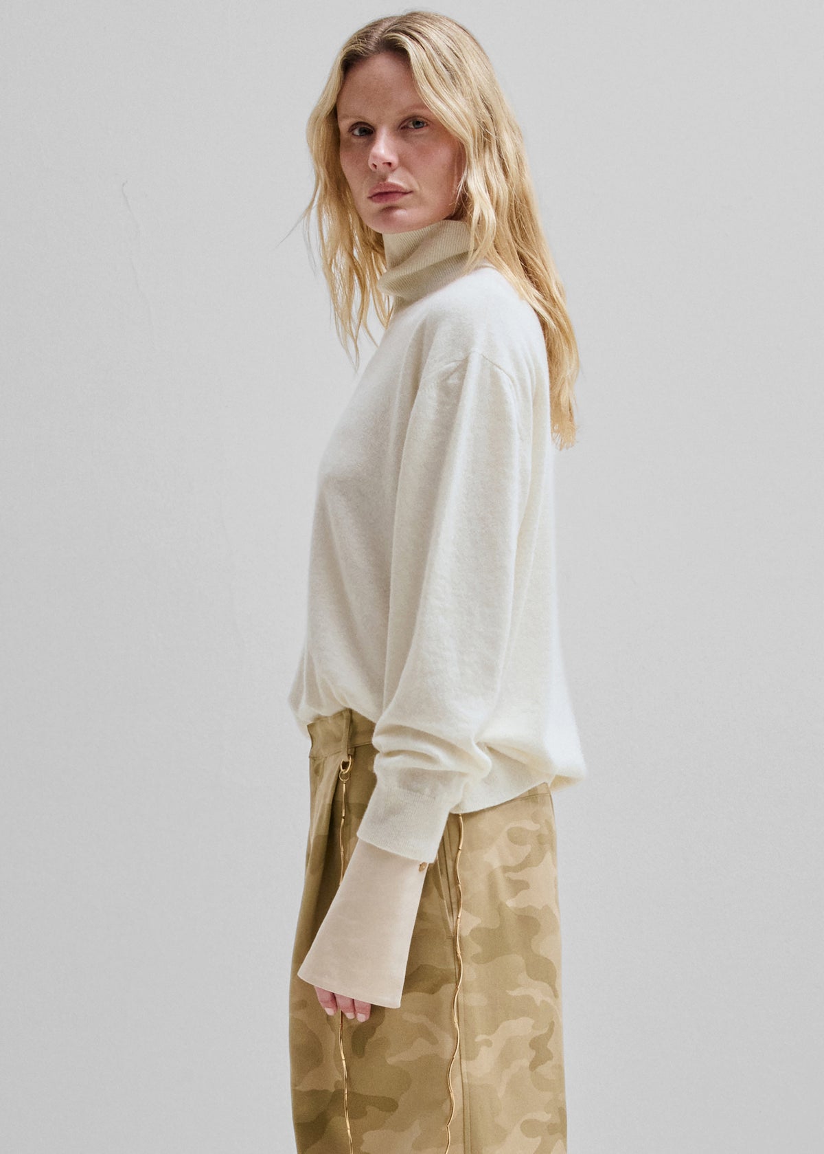 Darkpark Eva Cashmere Wool Turtleneck Knit Sweater - White